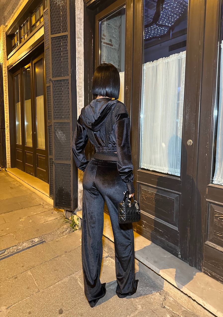 Kristal Taşlı Kadife Crop Fermuarlı Hoodie & File Bel Detaylı Geniş Paça Takım