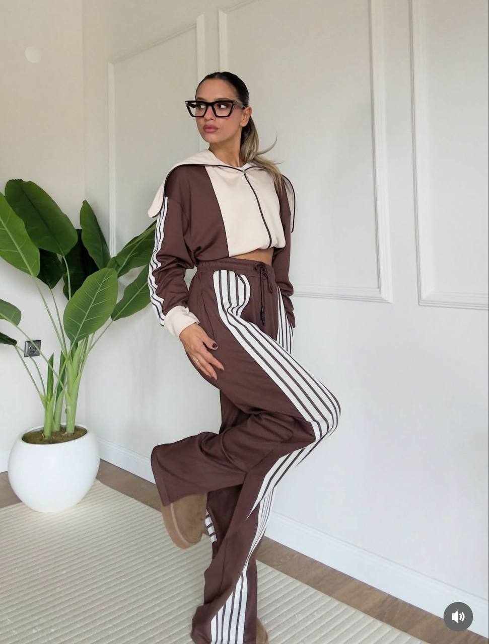 Retro Üç Çizgili Crop Fermuarlı Kapüşonlu & Geniş Paça Kadın Eşofman Takımı