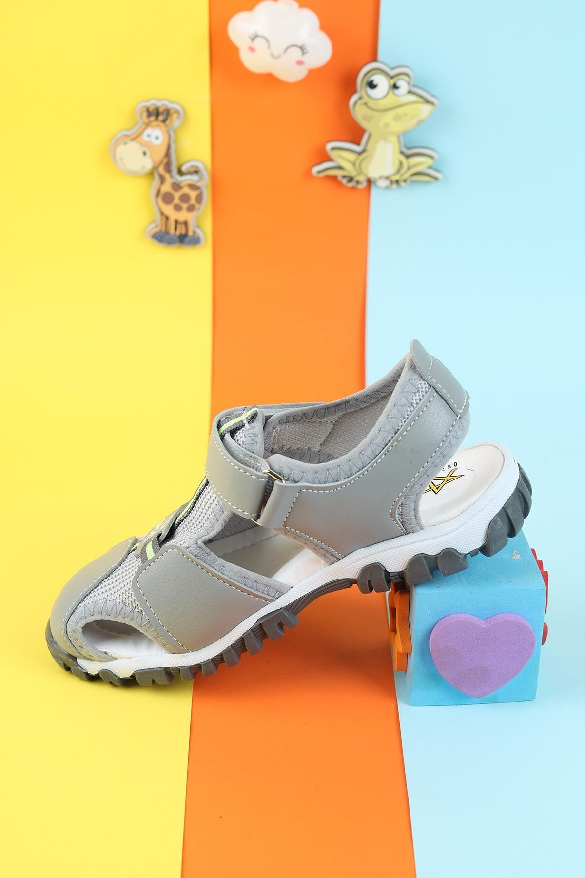 Unisex Nefes Alan Tam Ortapedik Desenli Ayak Anotomisine Uygun Unisex Çocuk Sandaleti