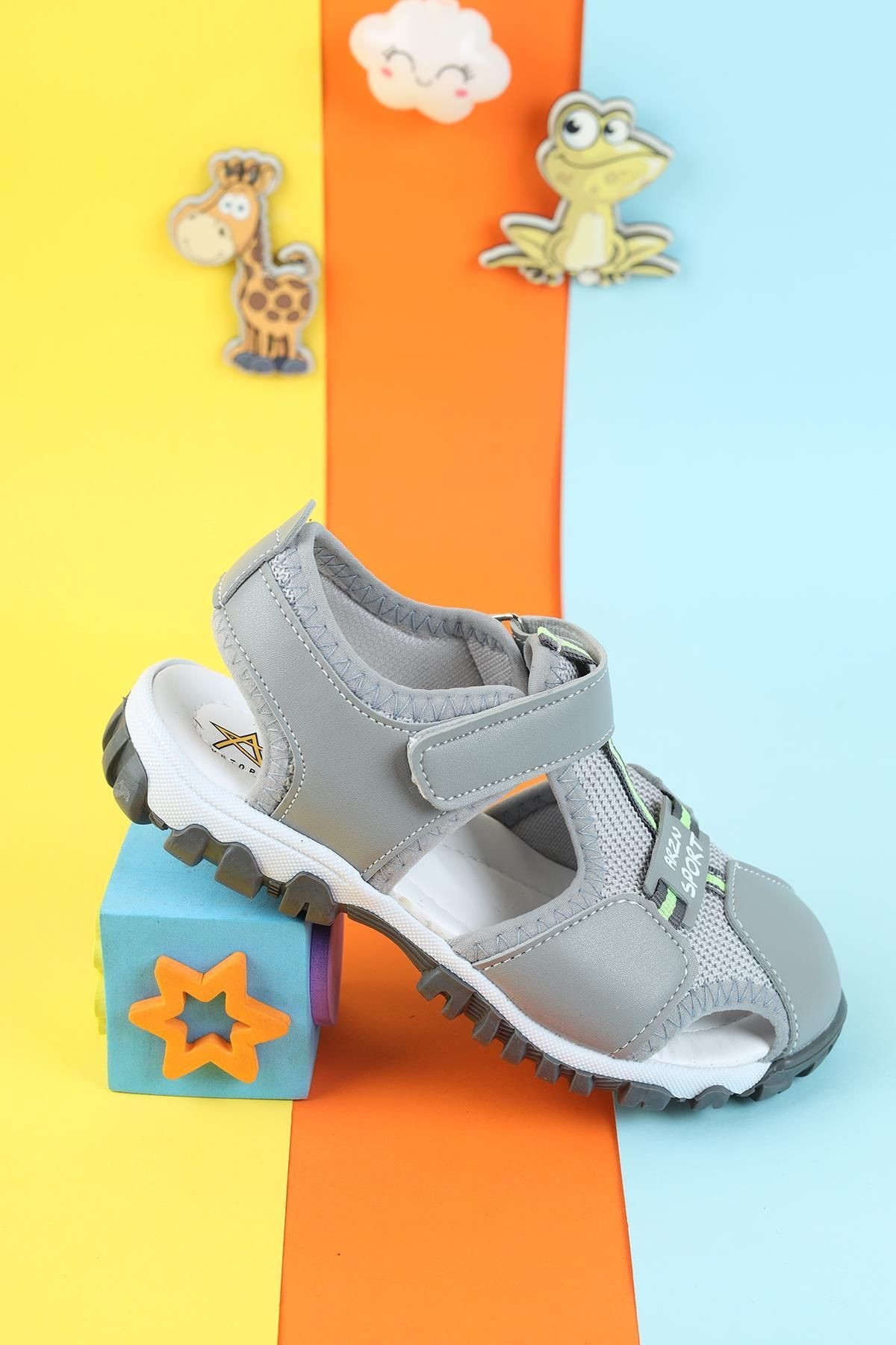 Unisex Nefes Alan Tam Ortapedik Desenli Ayak Anotomisine Uygun Unisex Çocuk Sandaleti