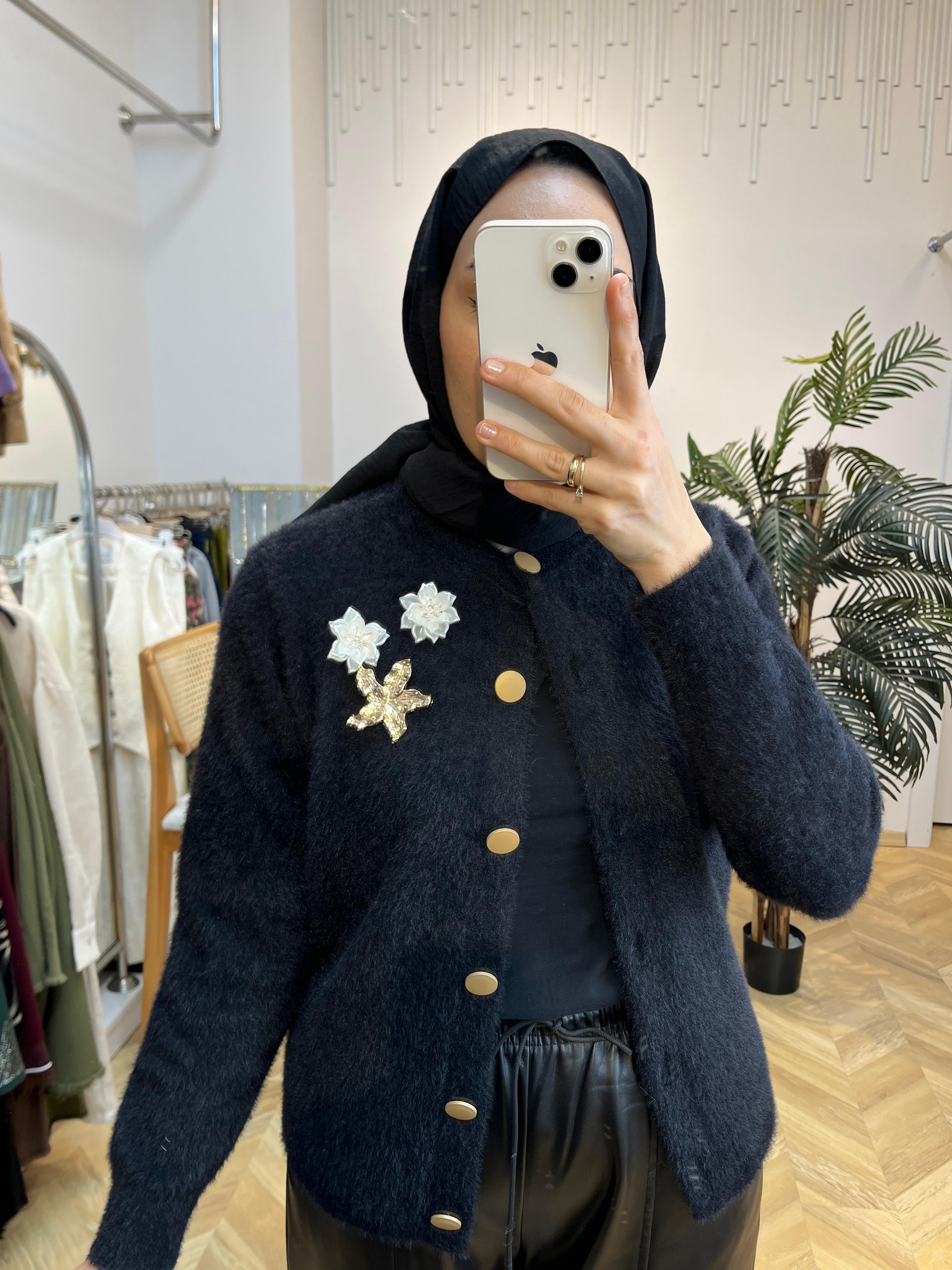 Düğmeli Angora Kazak Siyah