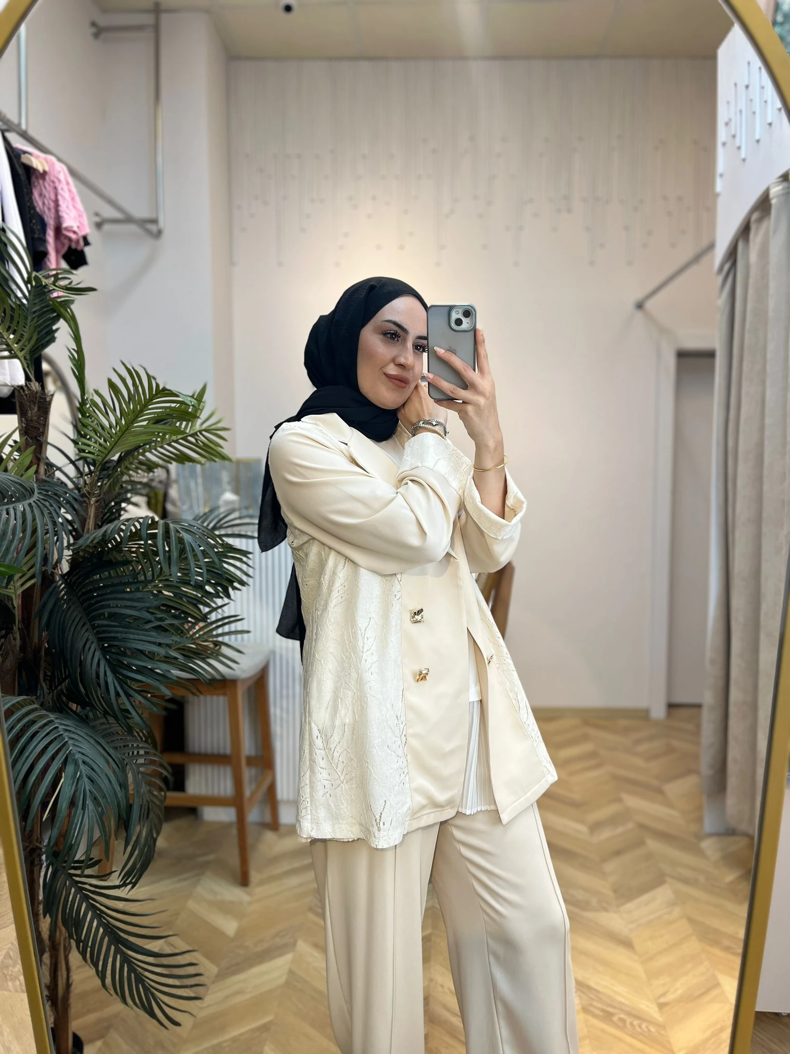 Dantel Güpürlü Ceketli Takım Ekru