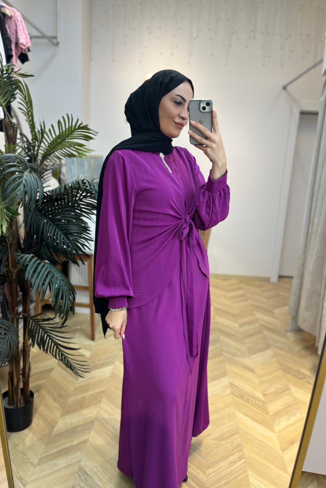 Broş Detaylı Elbise Fujya