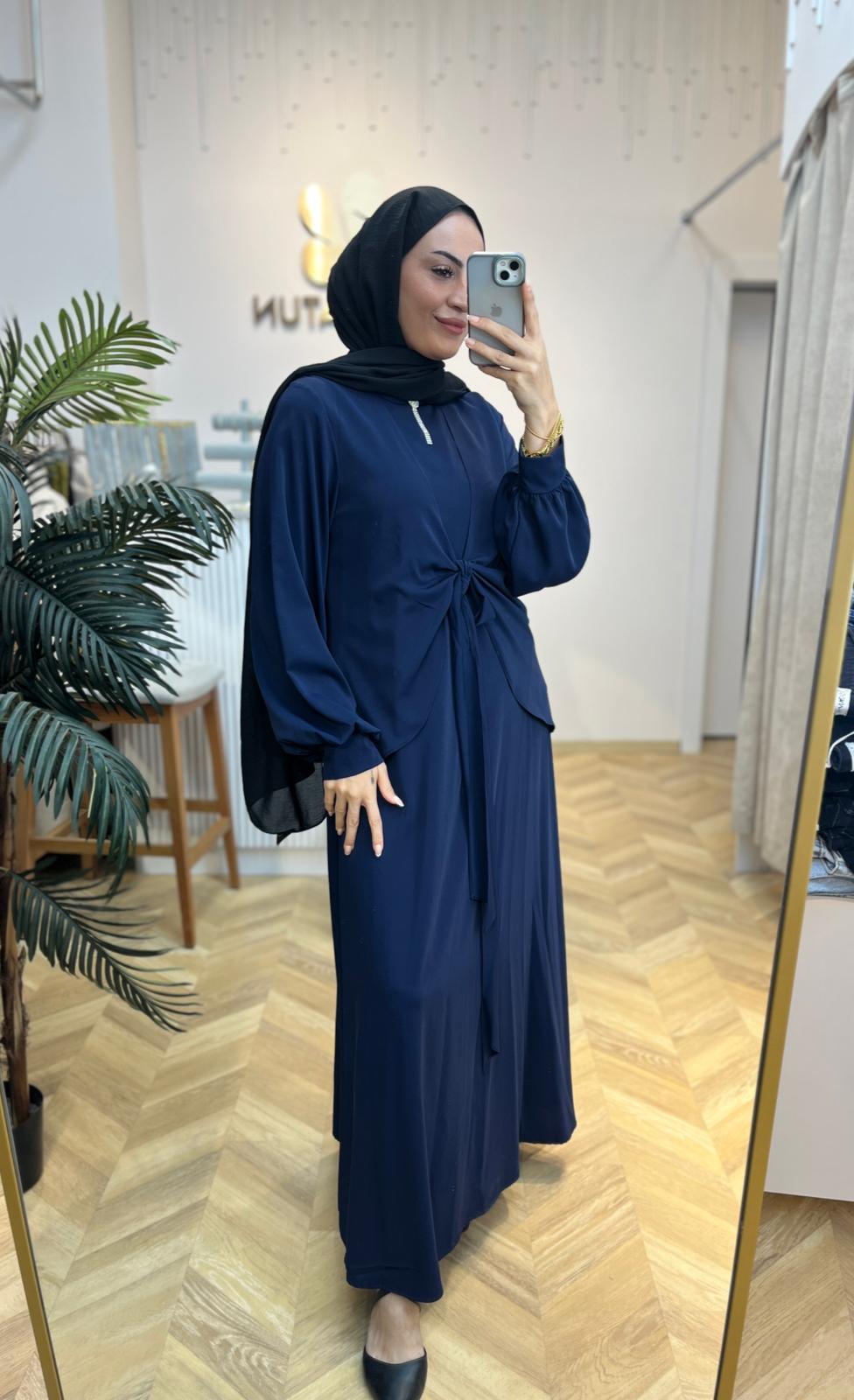 Broş Detaylı Elbise Lacivert