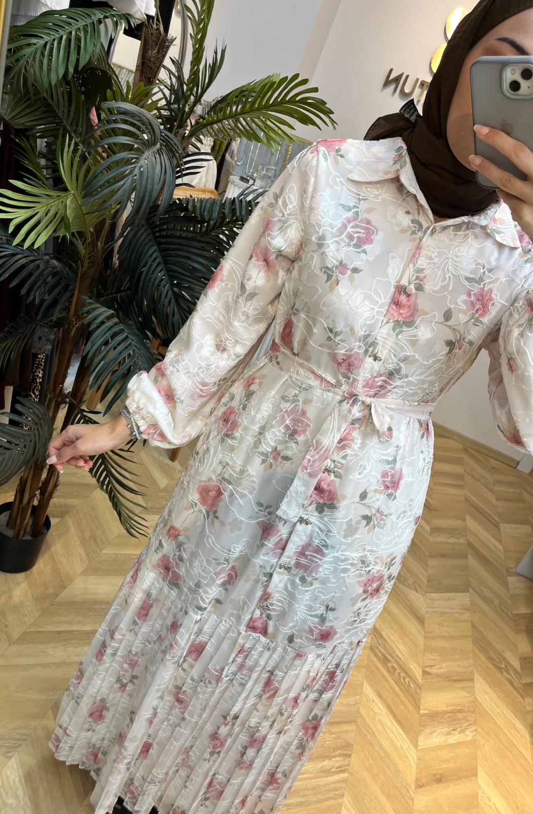 Dantel Güpürlü İpek Elbise