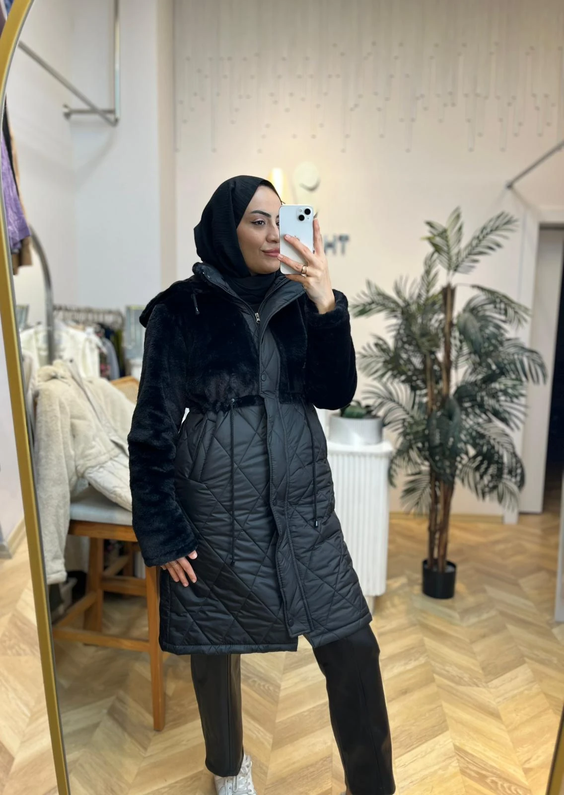 Hatun Kürk Mont Siyah