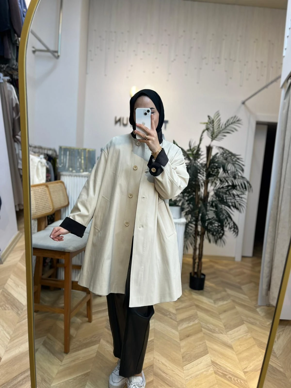 Kadife Kap Garnili  Taş 