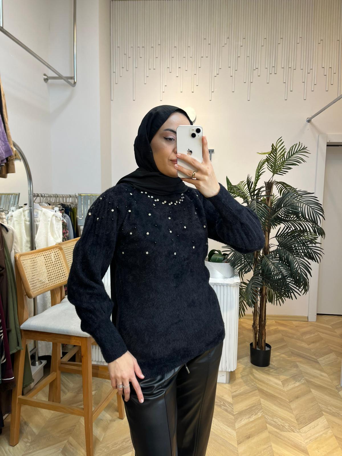 Angora Taşlı Kazak Siyah