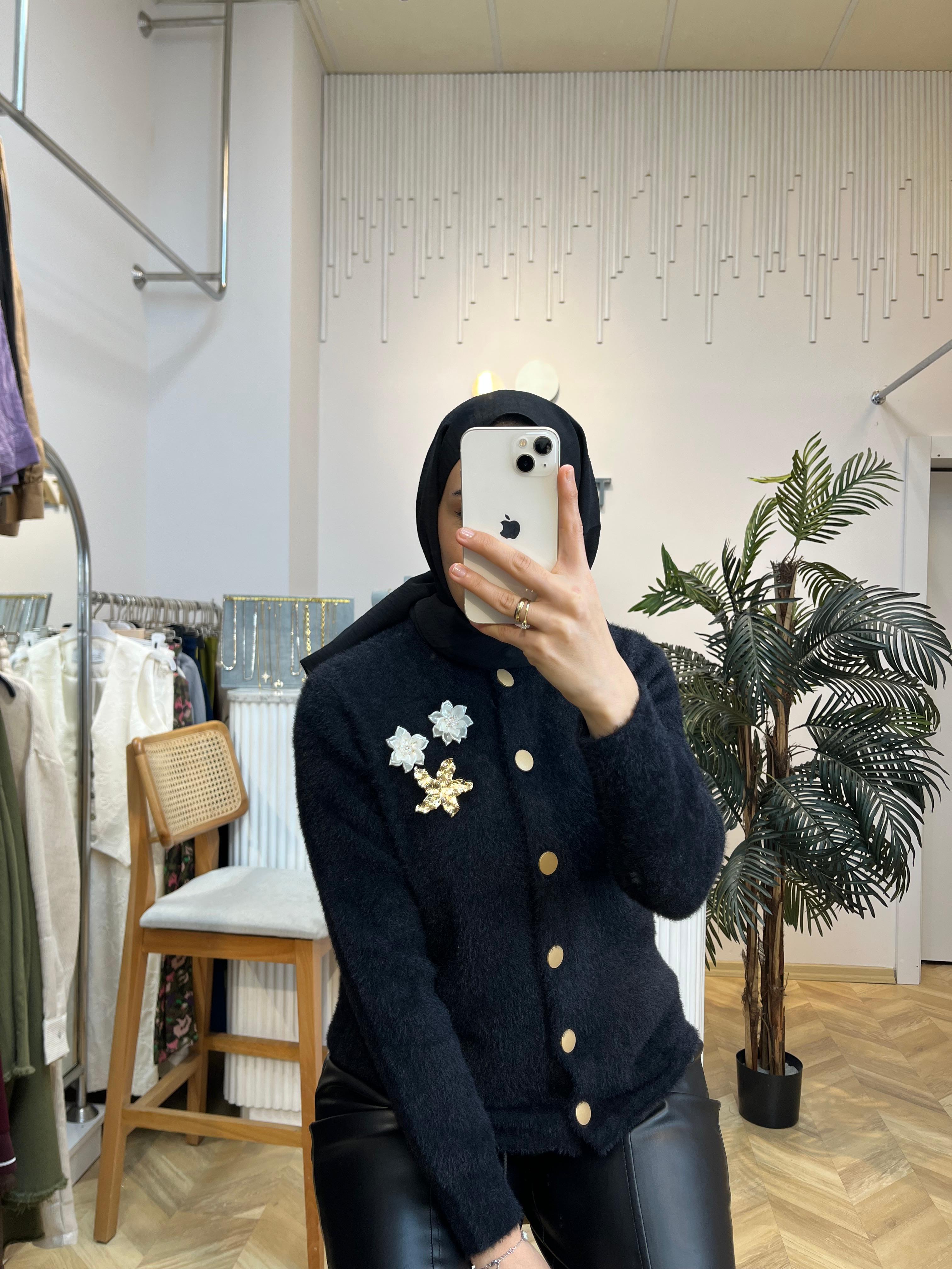 Düğmeli Angora Kazak Siyah