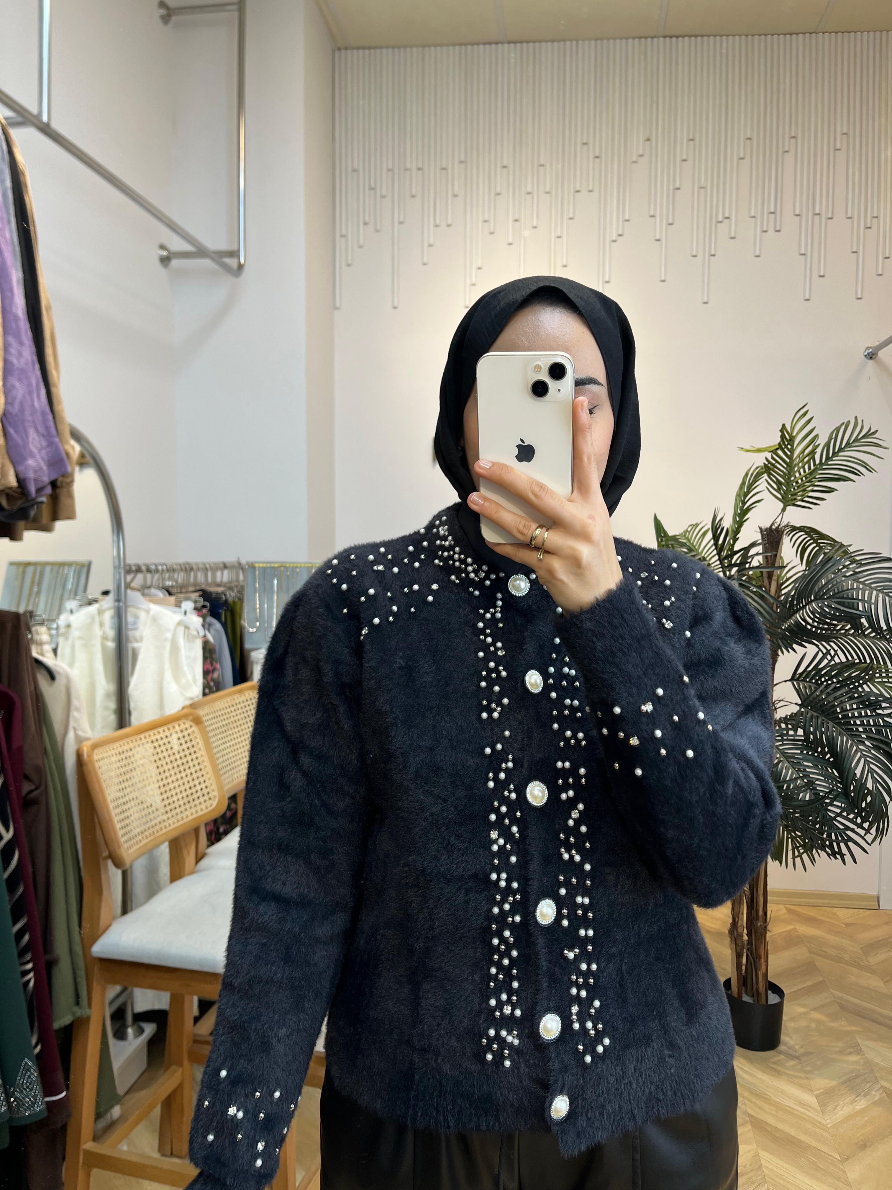 Düğmeli Taşlı Kazak Siyah