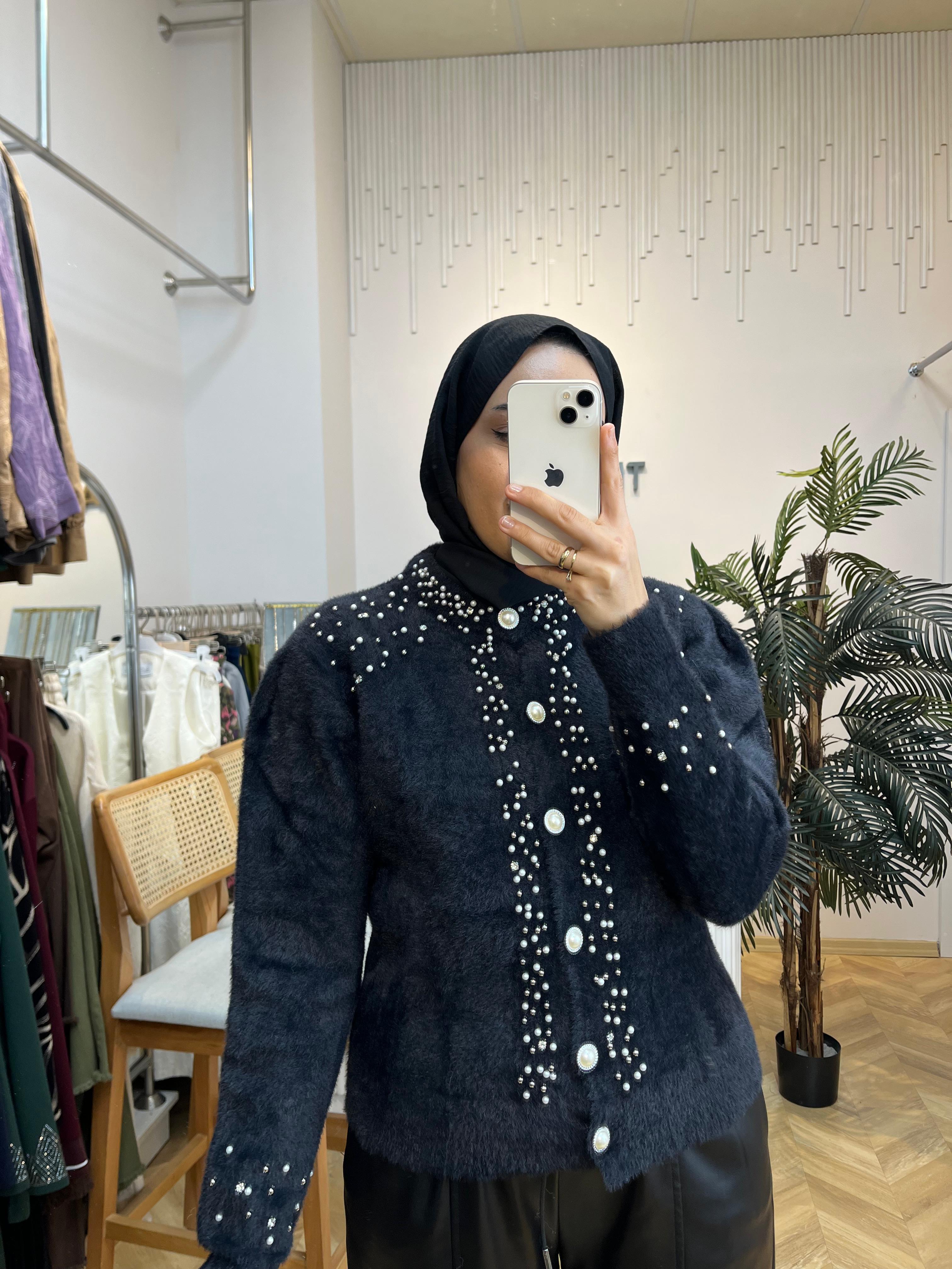 Düğmeli Taşlı Kazak Siyah