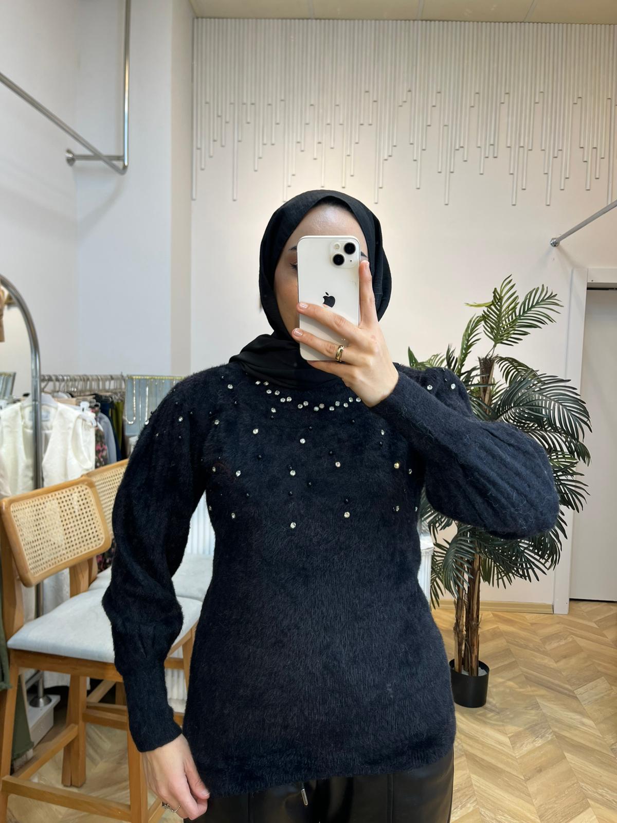 Angora Taşlı Kazak Siyah