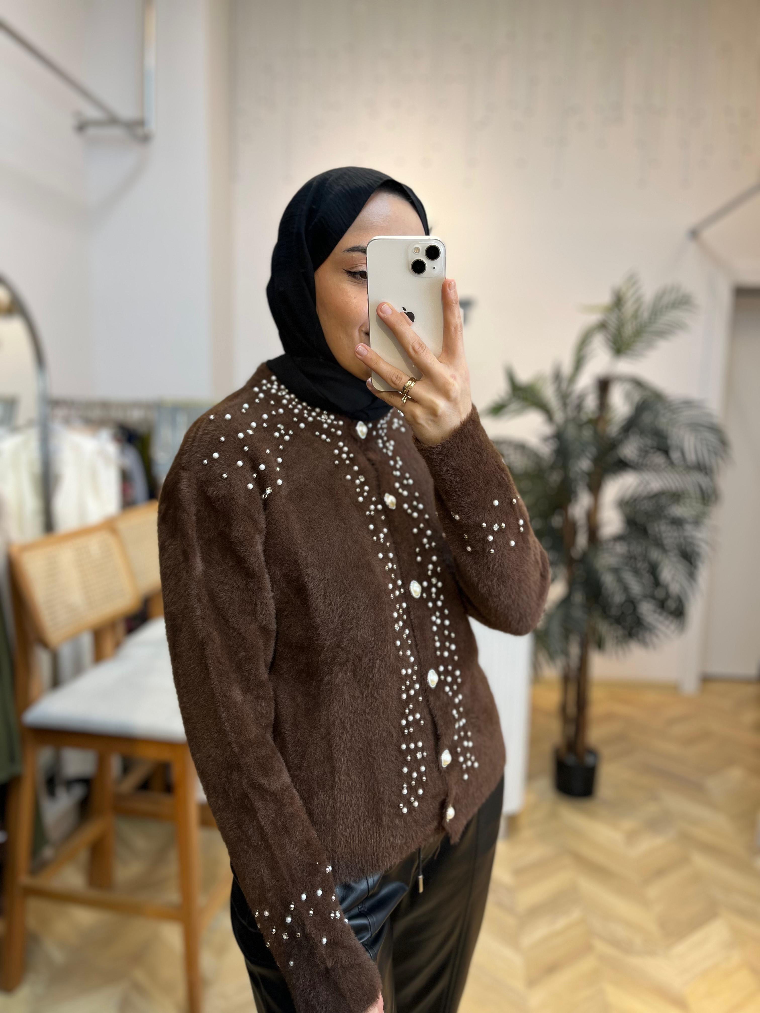 Düğmeli Taşlı Kazak Kahve 