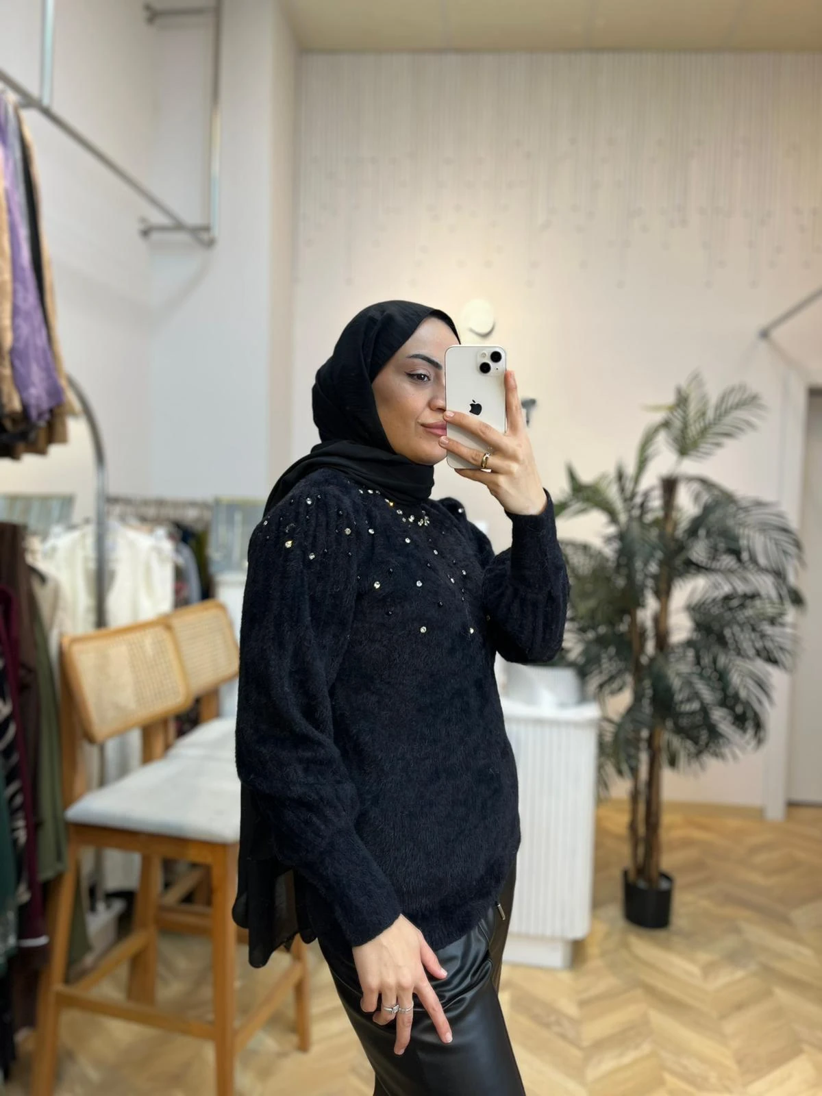 Angora Taşlı Kazak Siyah