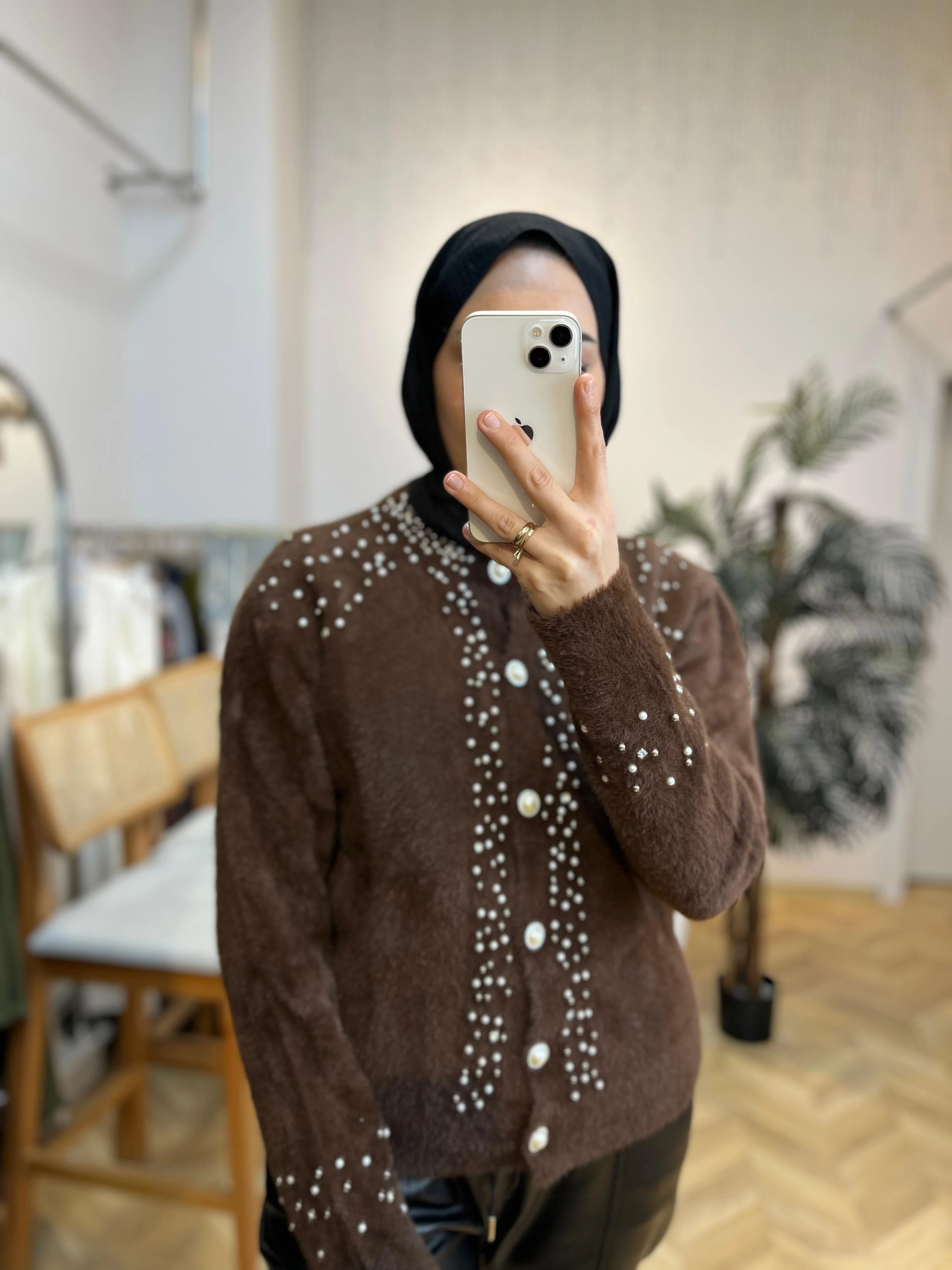 Düğmeli Taşlı Kazak Kahve 