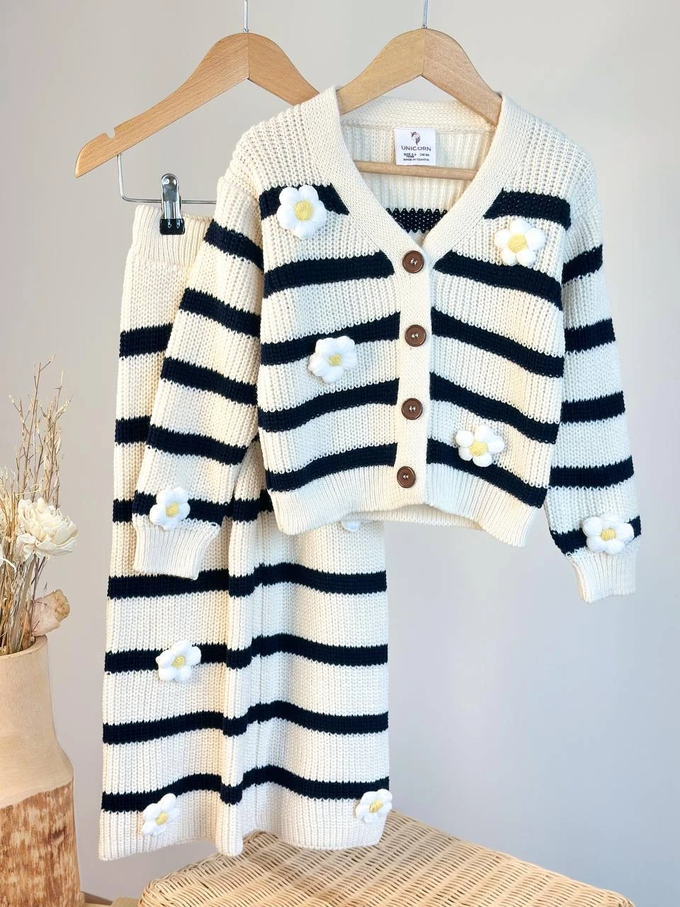 Nakış Papatya İşlemeli Triko Takım