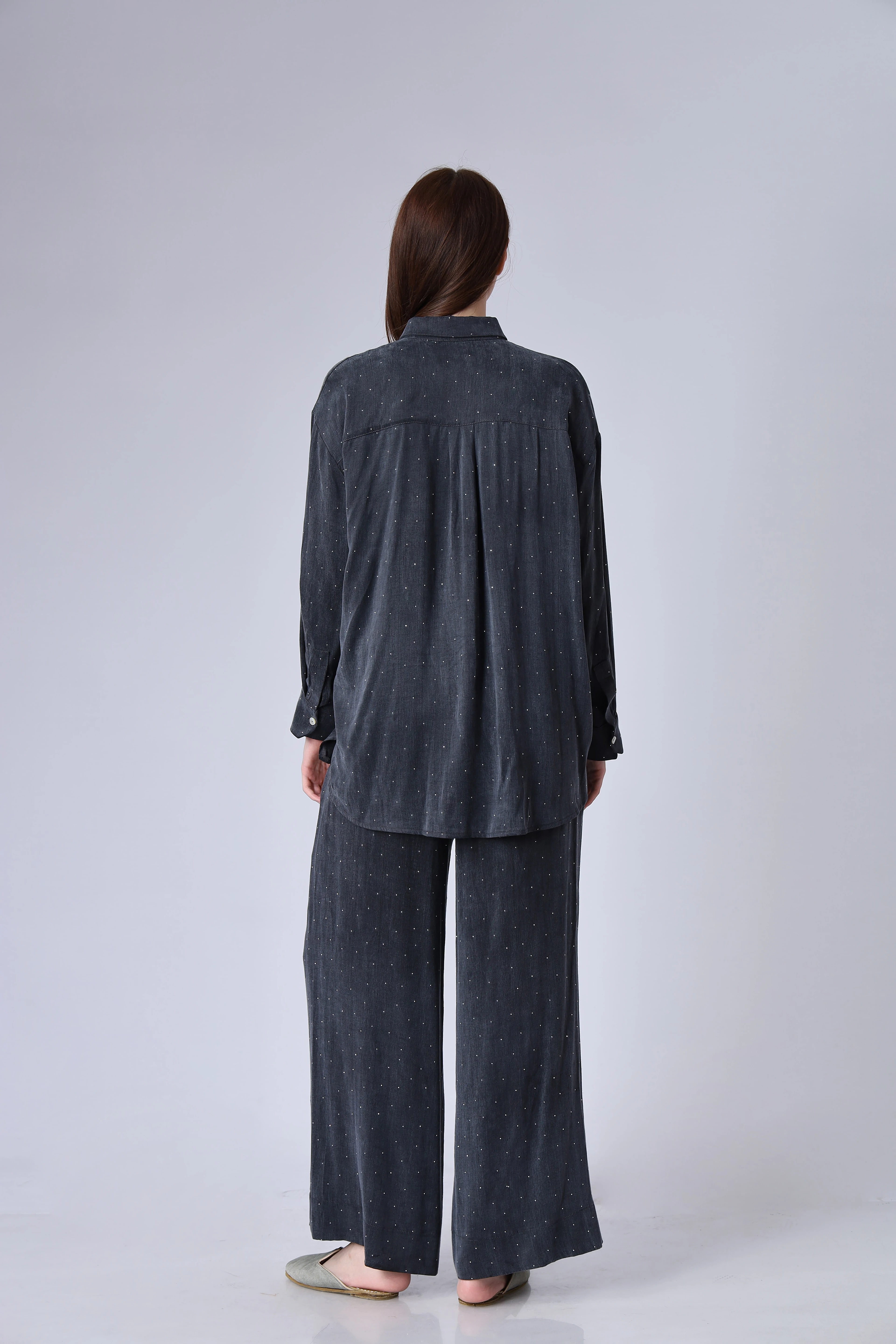 "Limited Edition Collection" İPEK CUPRA TAŞ DETAYLI ANTRASİT TAKIM ÖN SİPARİŞ