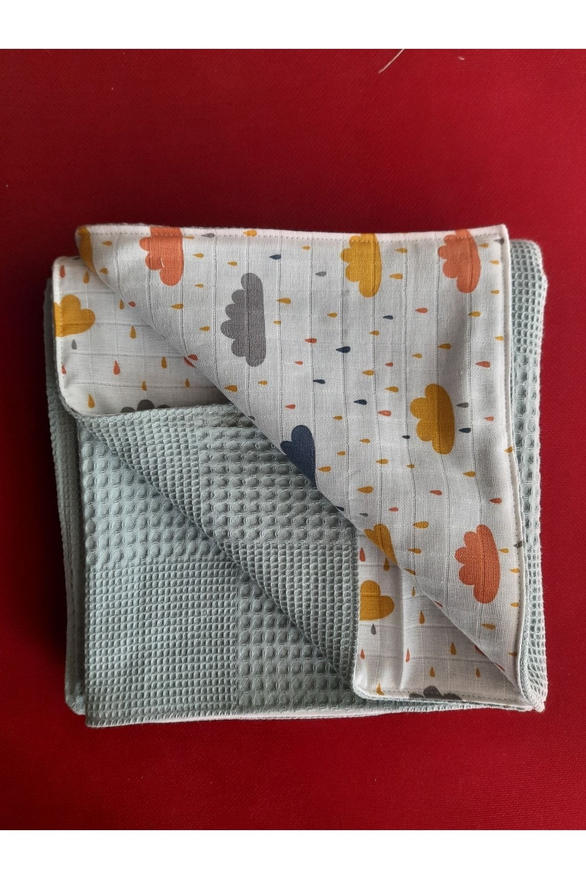 Waffle Pike Ve Bulut Desenli Müslin Bebek Battaniyesi (YASTIK KILIFI HEDİYE)