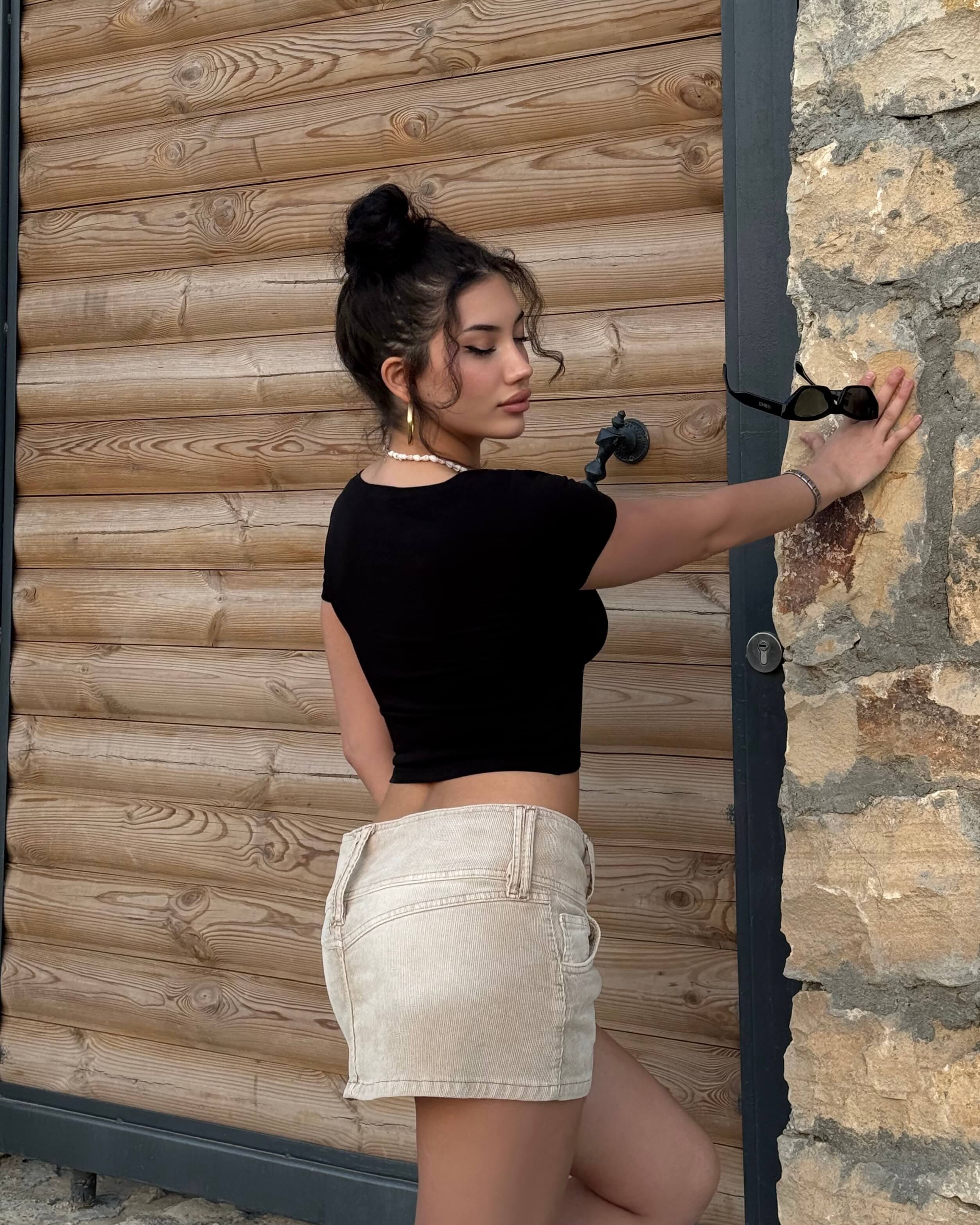 DOUKET BLACK V YAKA CROP