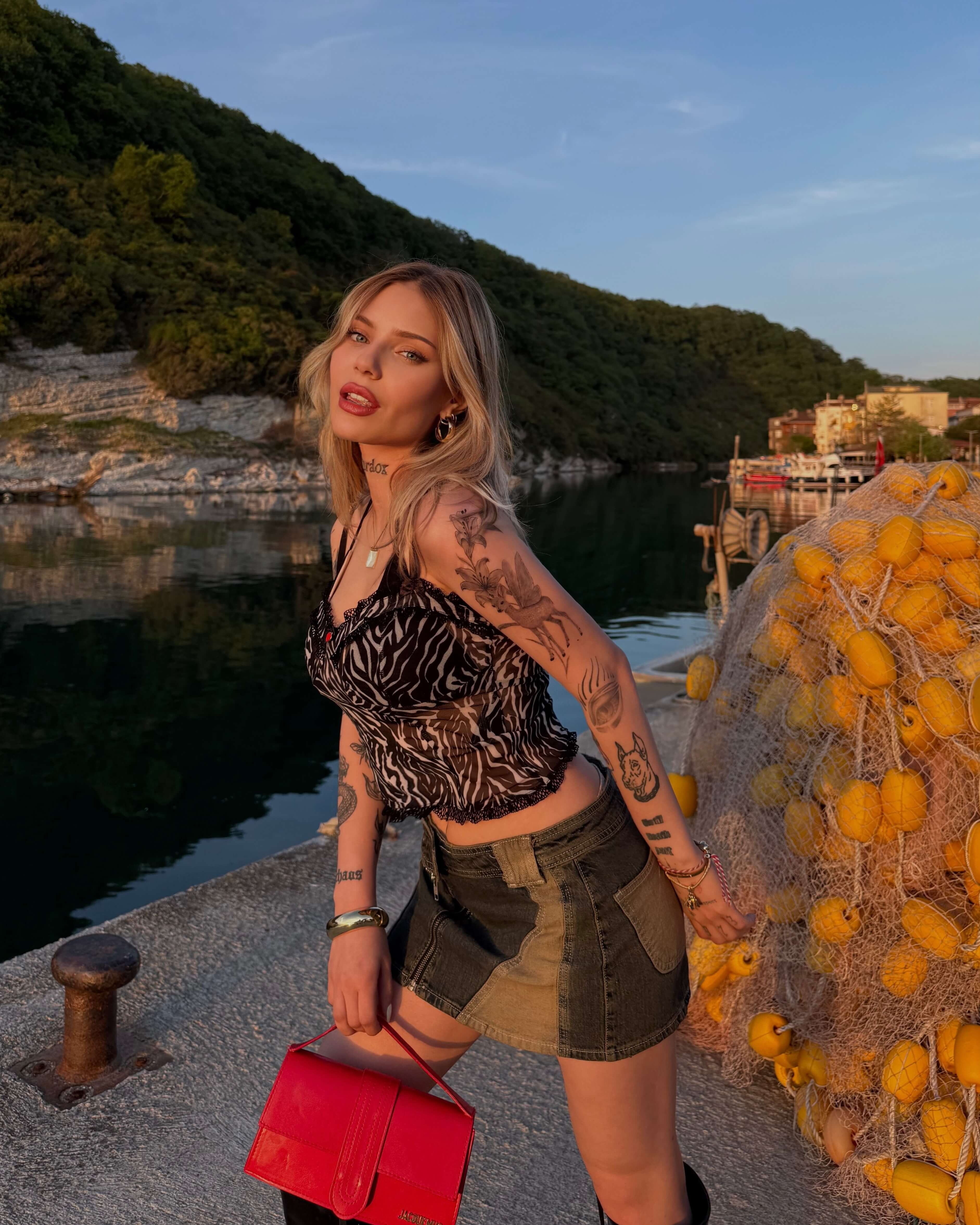FARELL ZEBRA PATTERNED ASKILI TÜL CROP