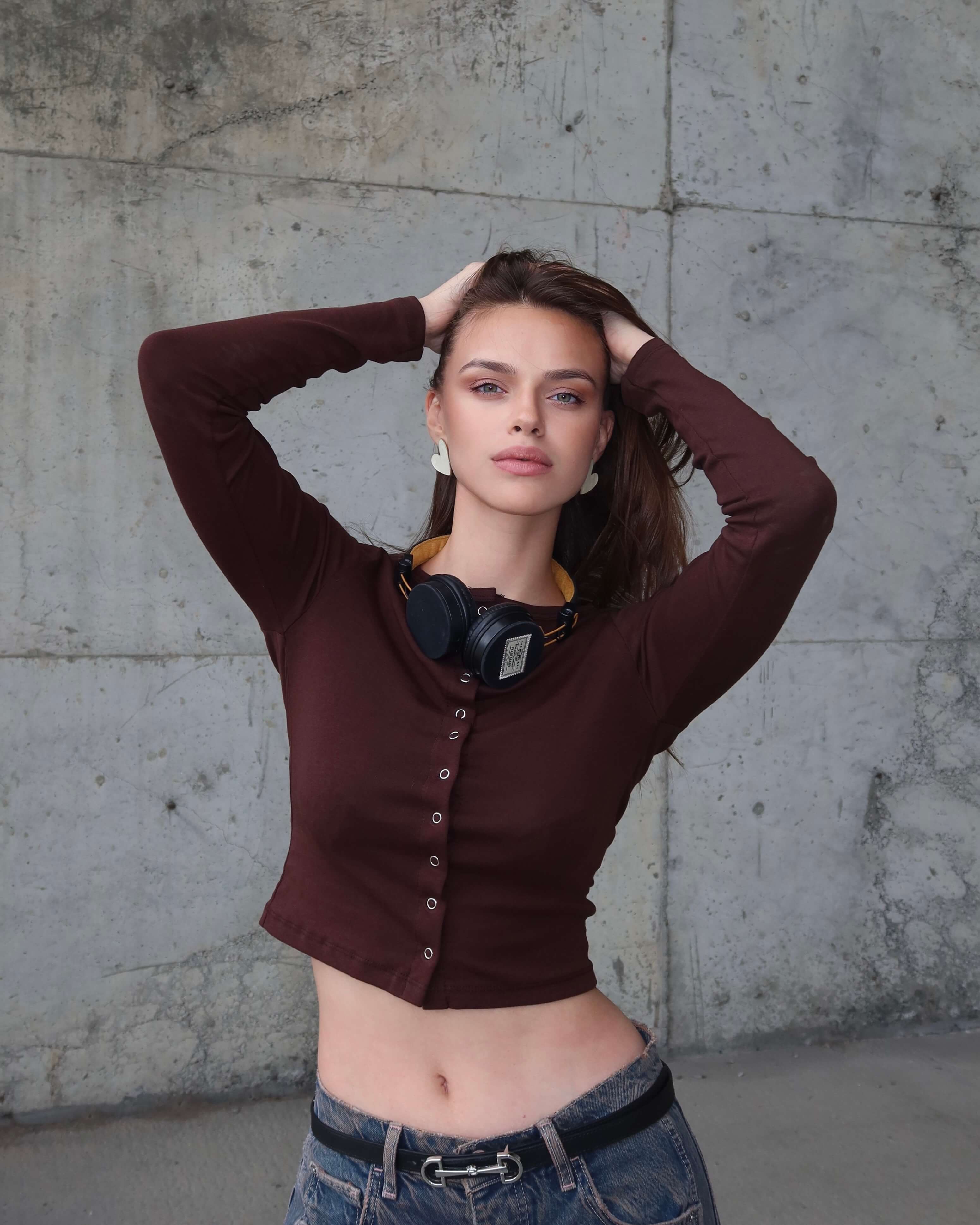 MİLLİE BROWN ÇITÇIT DETAYLI UZUN KOLLU BLUZ 