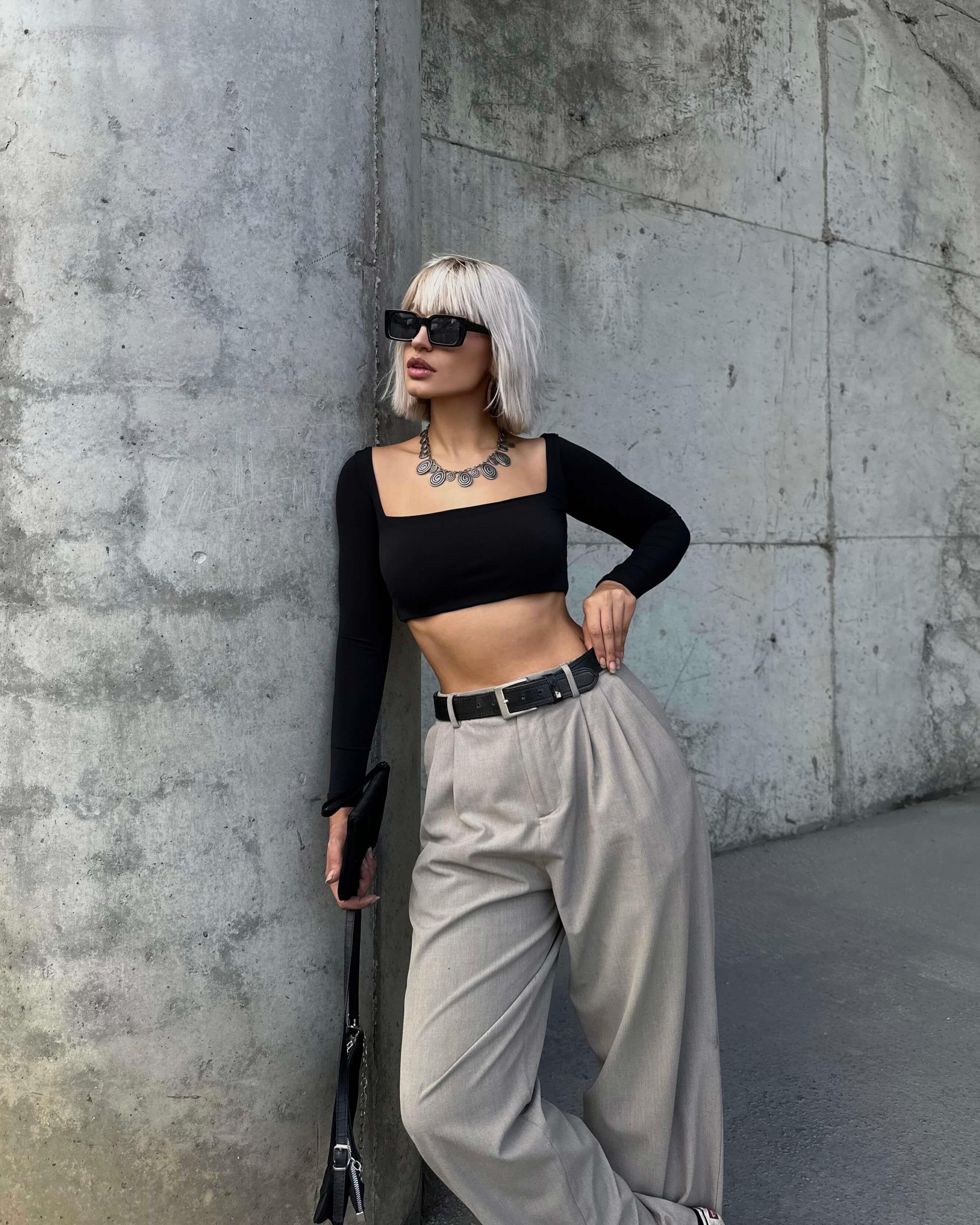 TİMELESS BLACK CROP