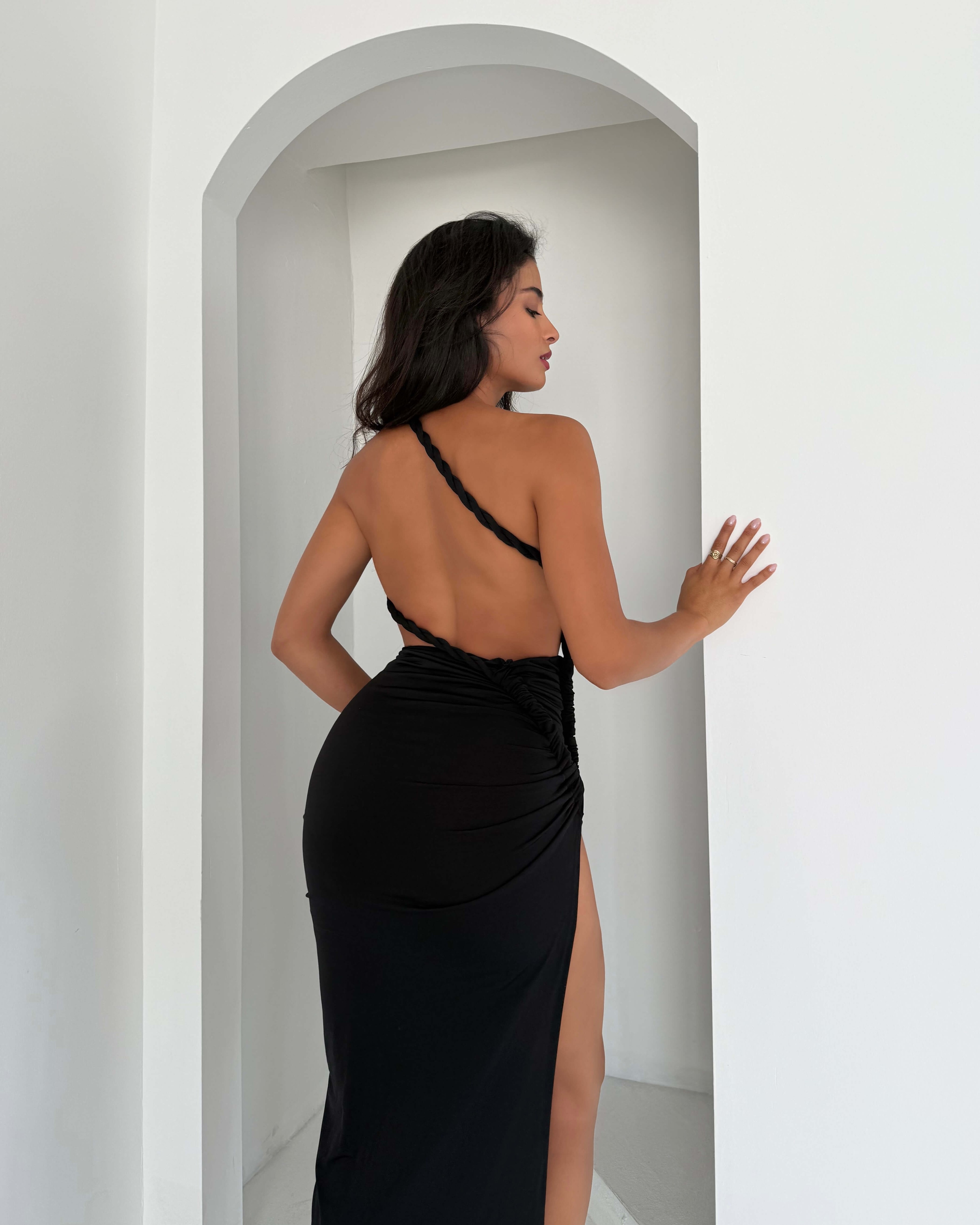 ADRIAT BLACK BOYUNDAN GEÇİRMELİ ÖRGÜLÜ ELBİSE