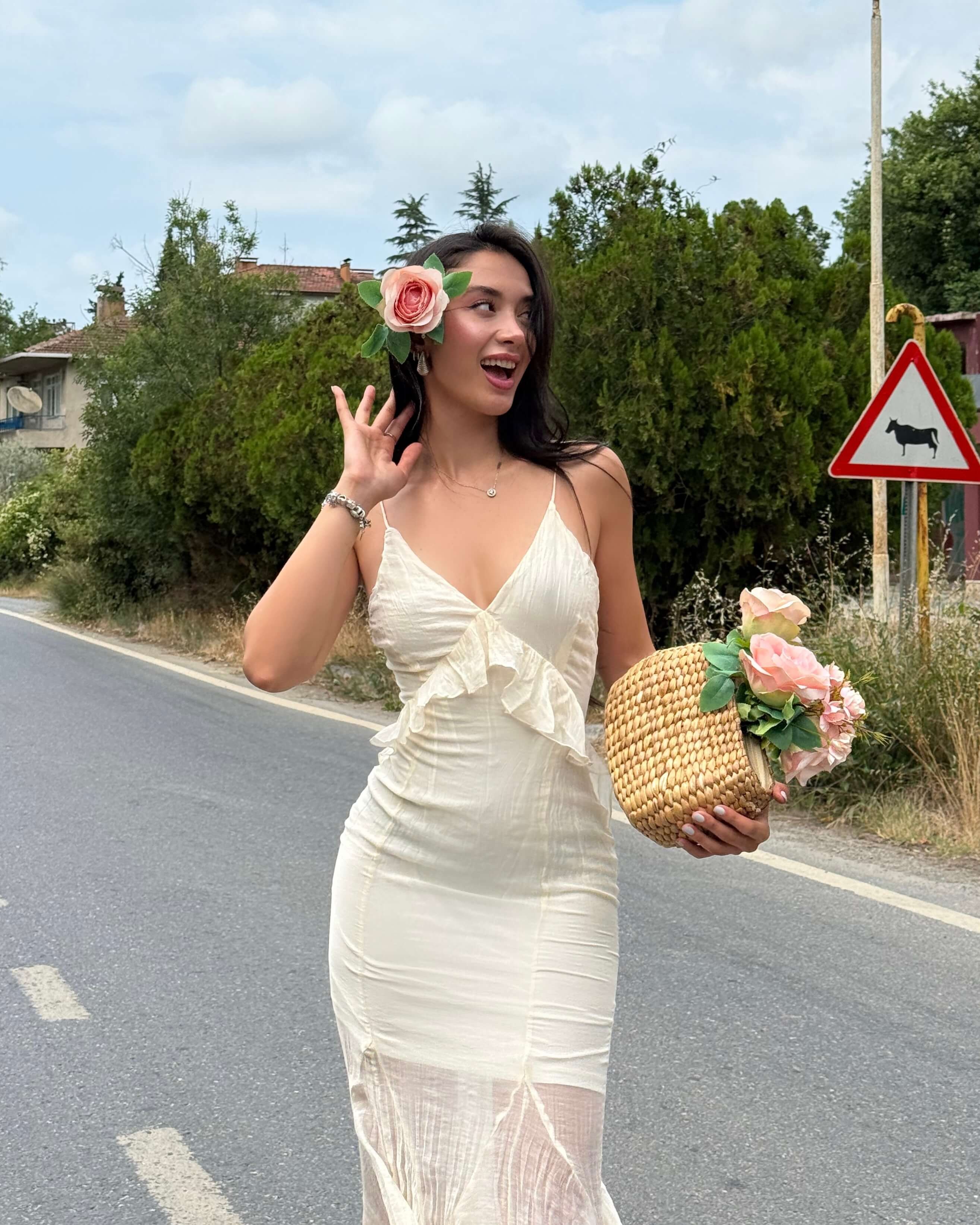 OVEAL LIGHT BEIGE TÜL DETAY ASKILI ELBİSE