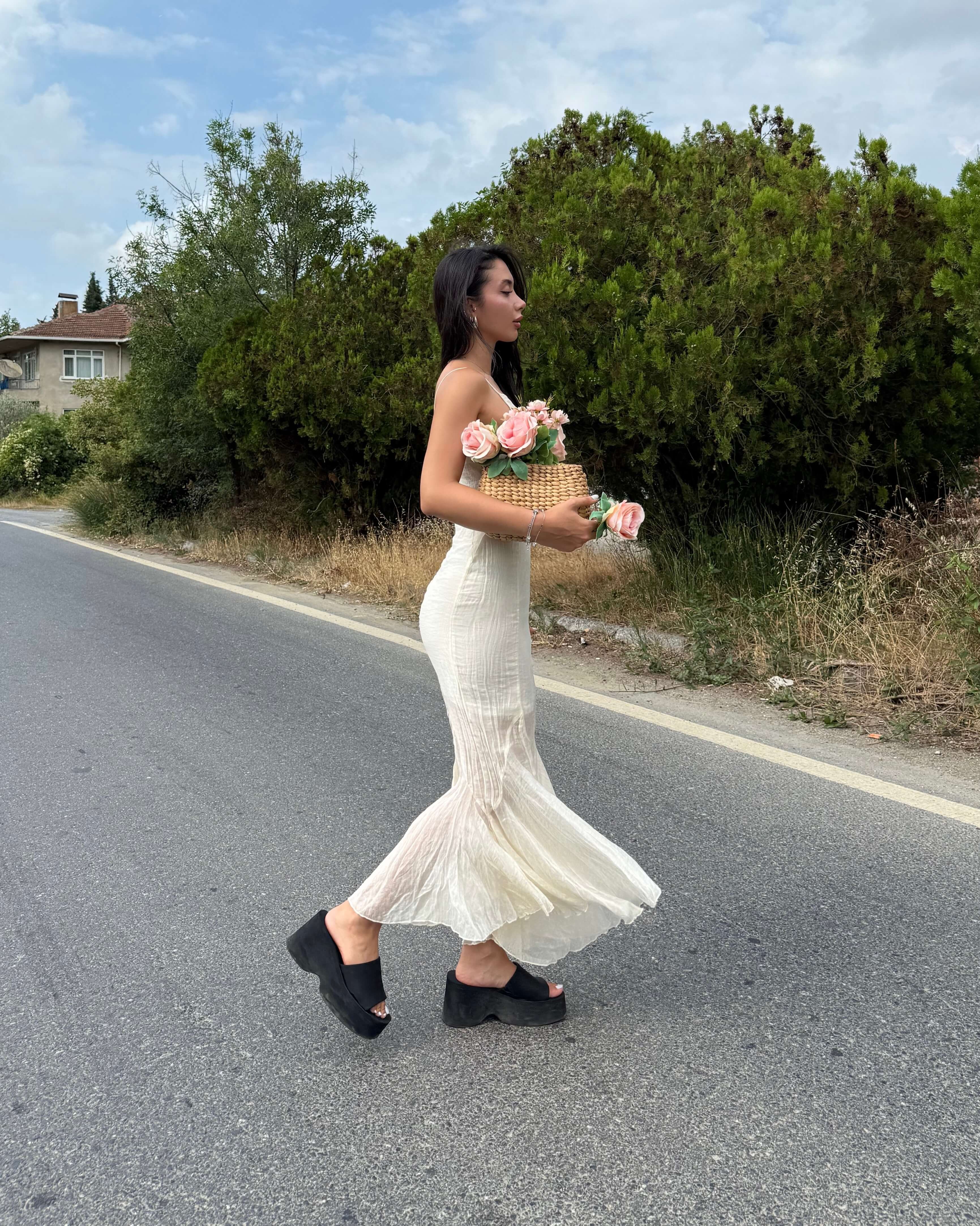 OVEAL LIGHT BEIGE TÜL DETAY ASKILI ELBİSE