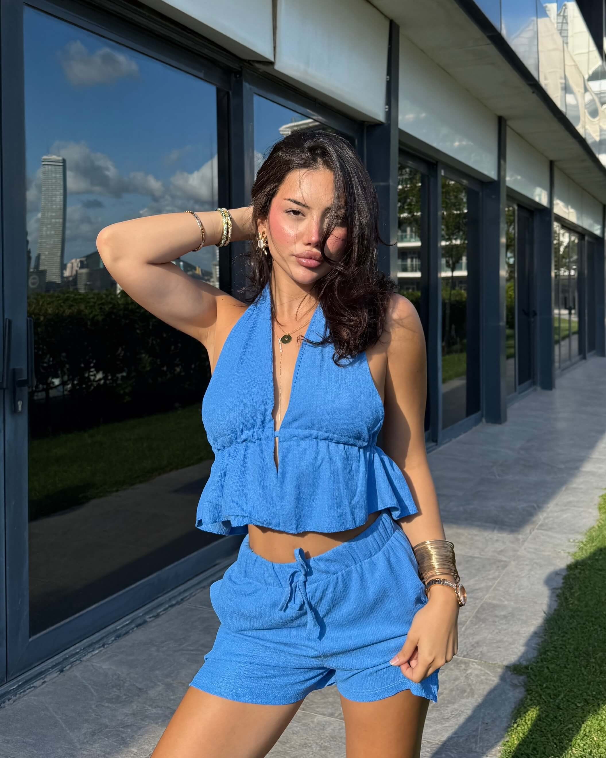MEWHEN BLUE BOYUNDAN GEÇİRMELİ CROP ŞORT TAKIM