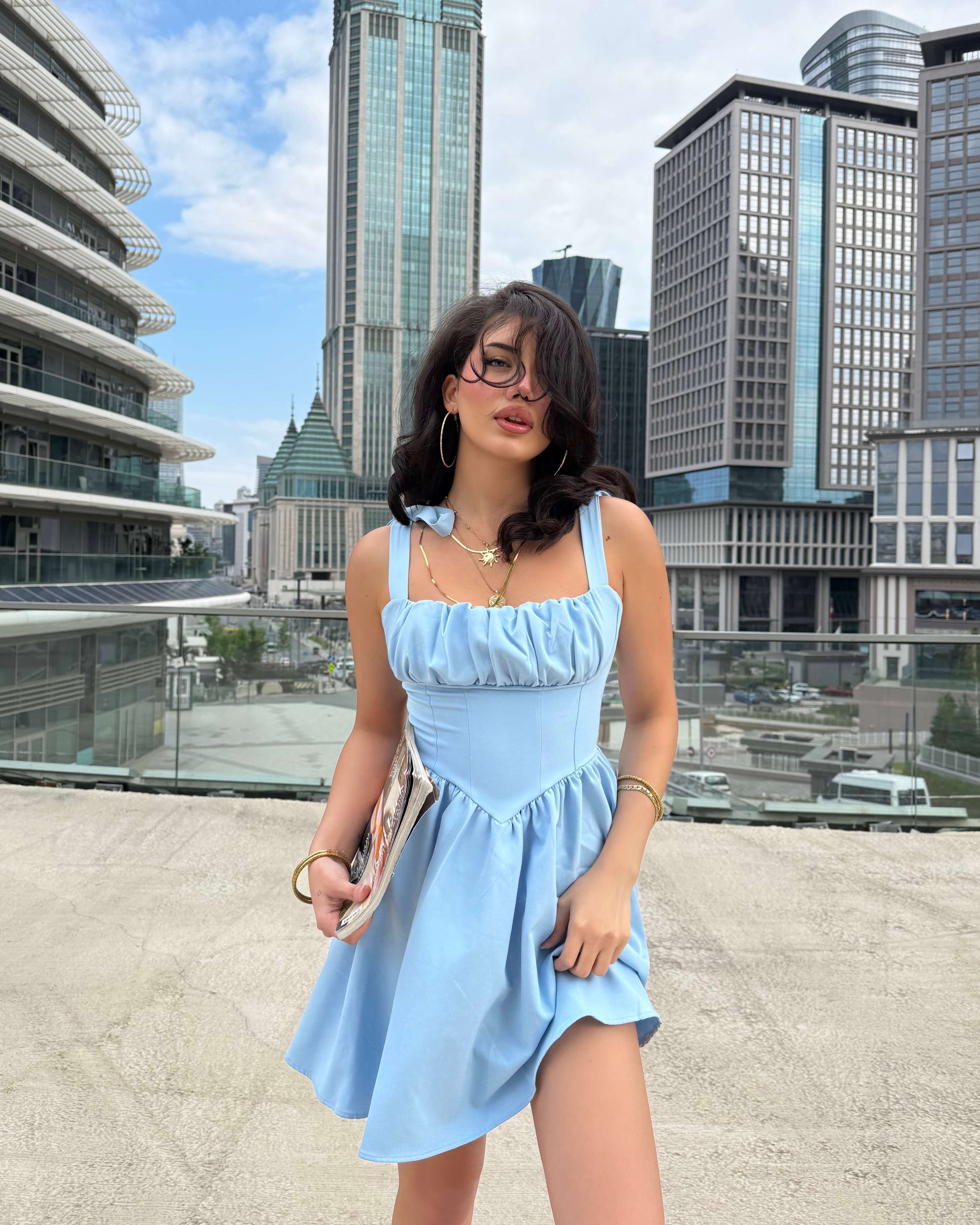 ASCEN POWDER BLUE GÖĞÜS DRAPE DETAY PİLELİ MİNİ ELBİSE