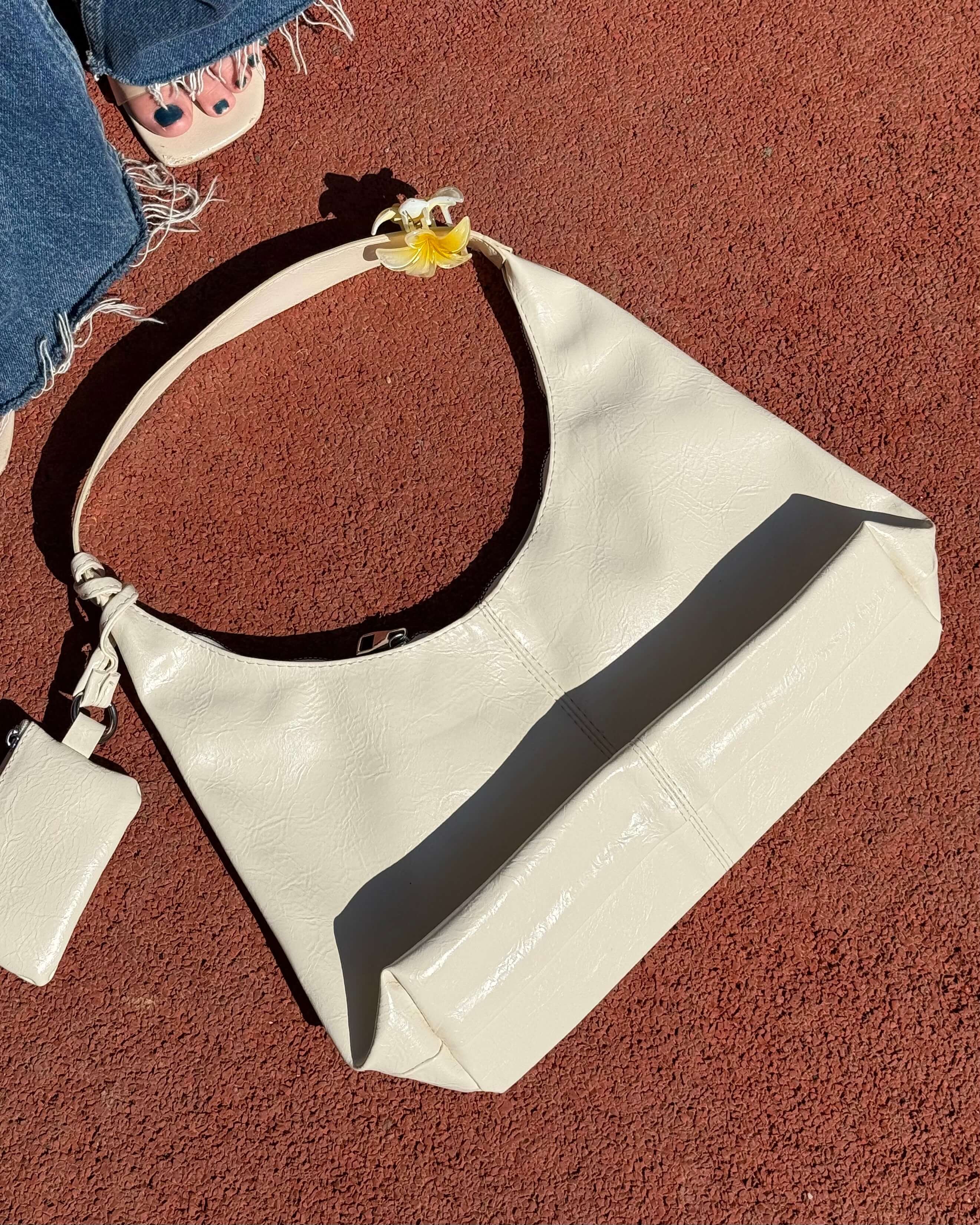 DAHLIA BEIGE DİKİŞ DETAYLI KOL ÇANTASI