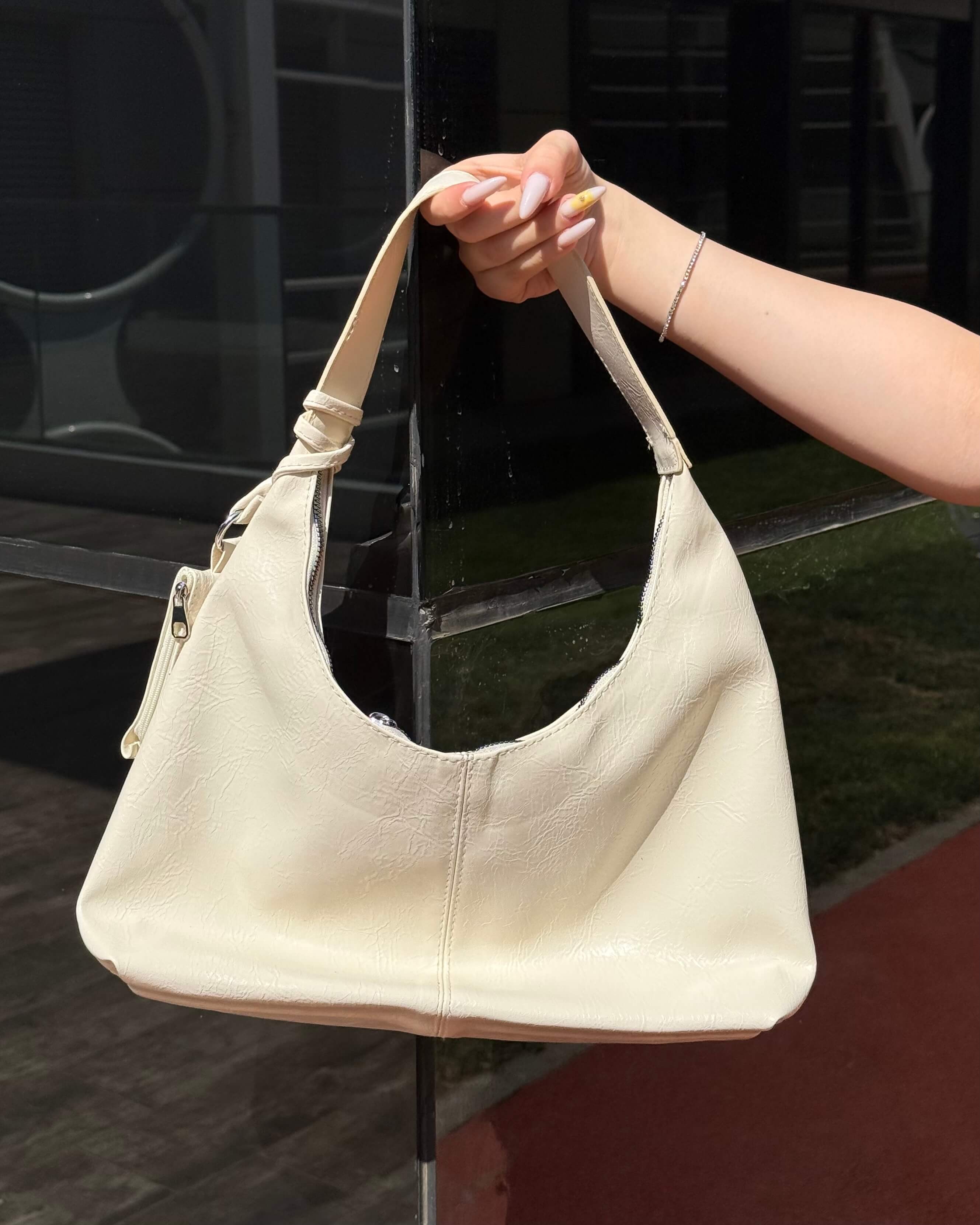 DAHLIA BEIGE DİKİŞ DETAYLI KOL ÇANTASI