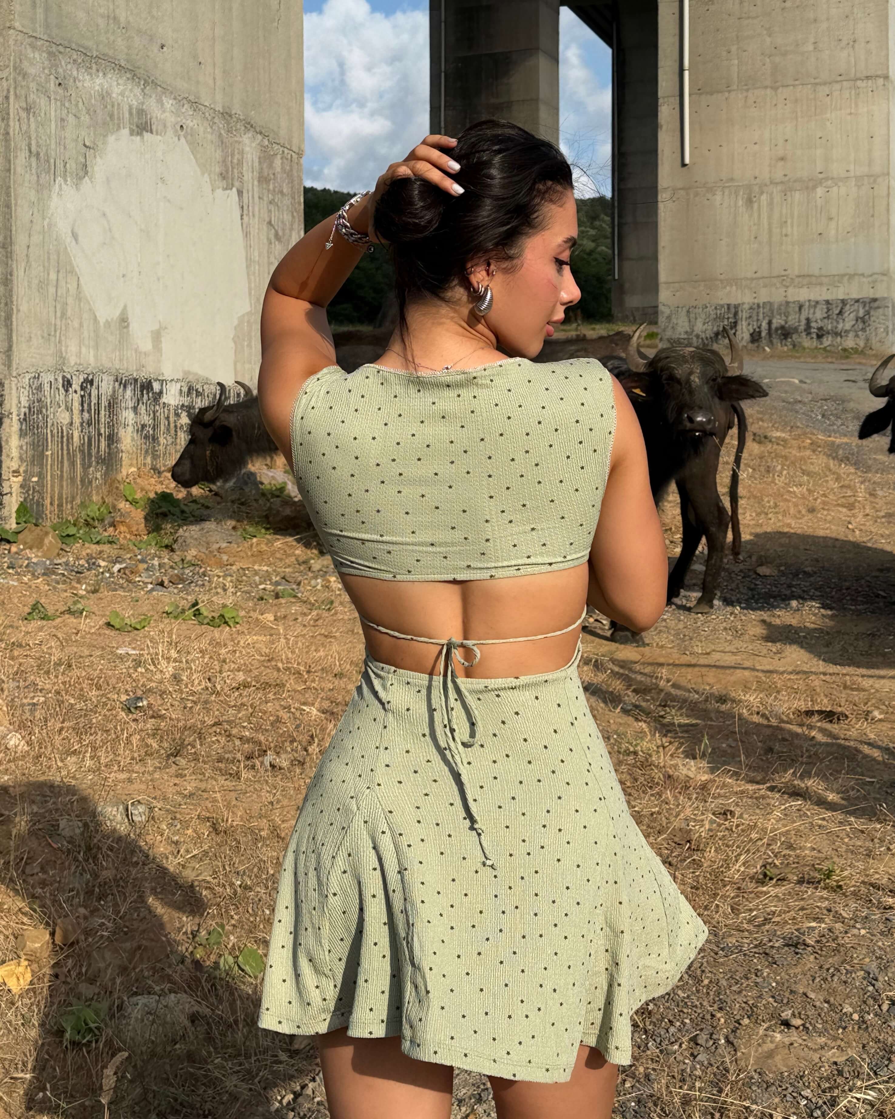 RAGGA KHAKI KARE YAKA SIRTI AÇIK ELBİSE