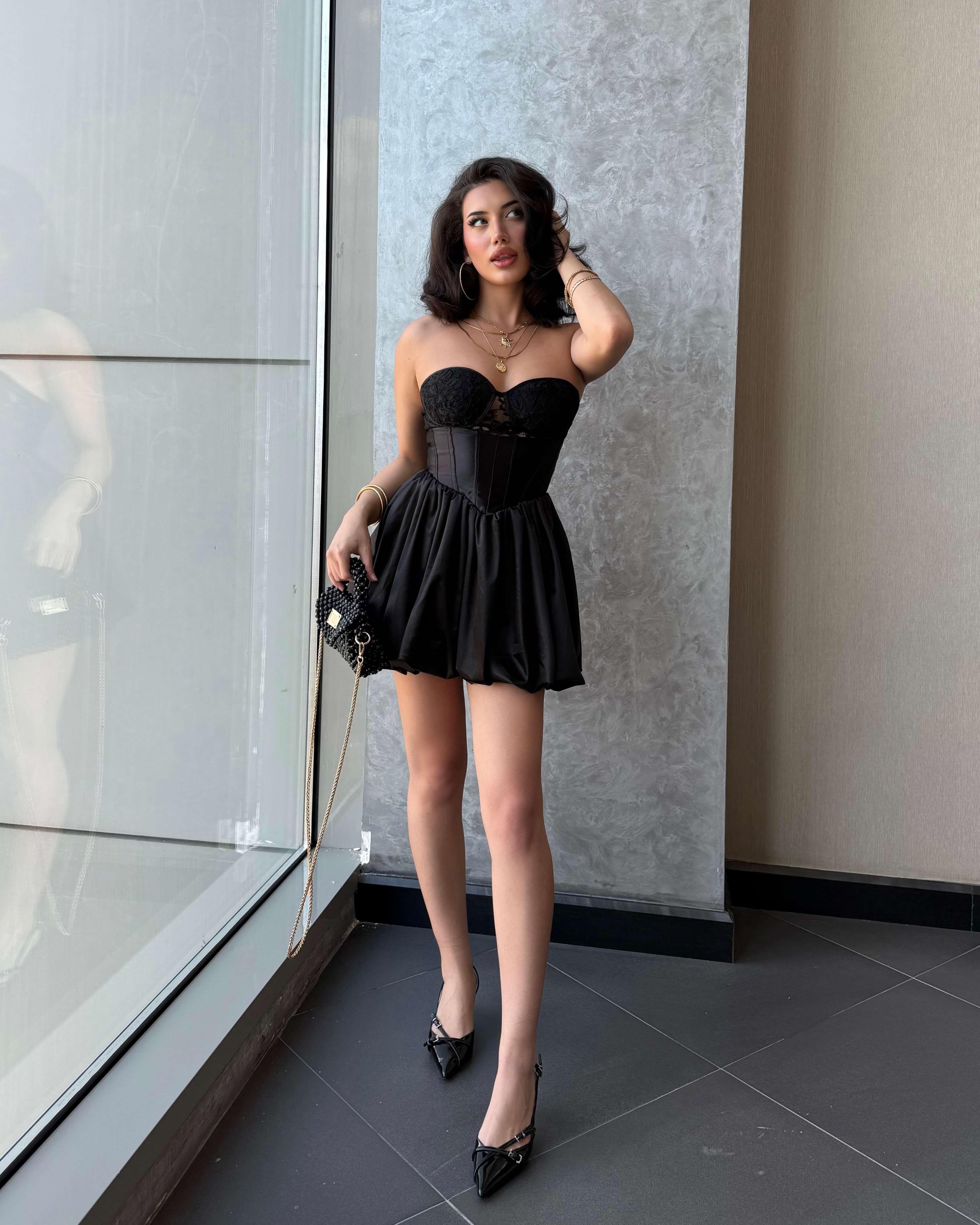 NASTY BLACK GÖĞÜS DANTEL DETAY PİLELİ ELBİSE