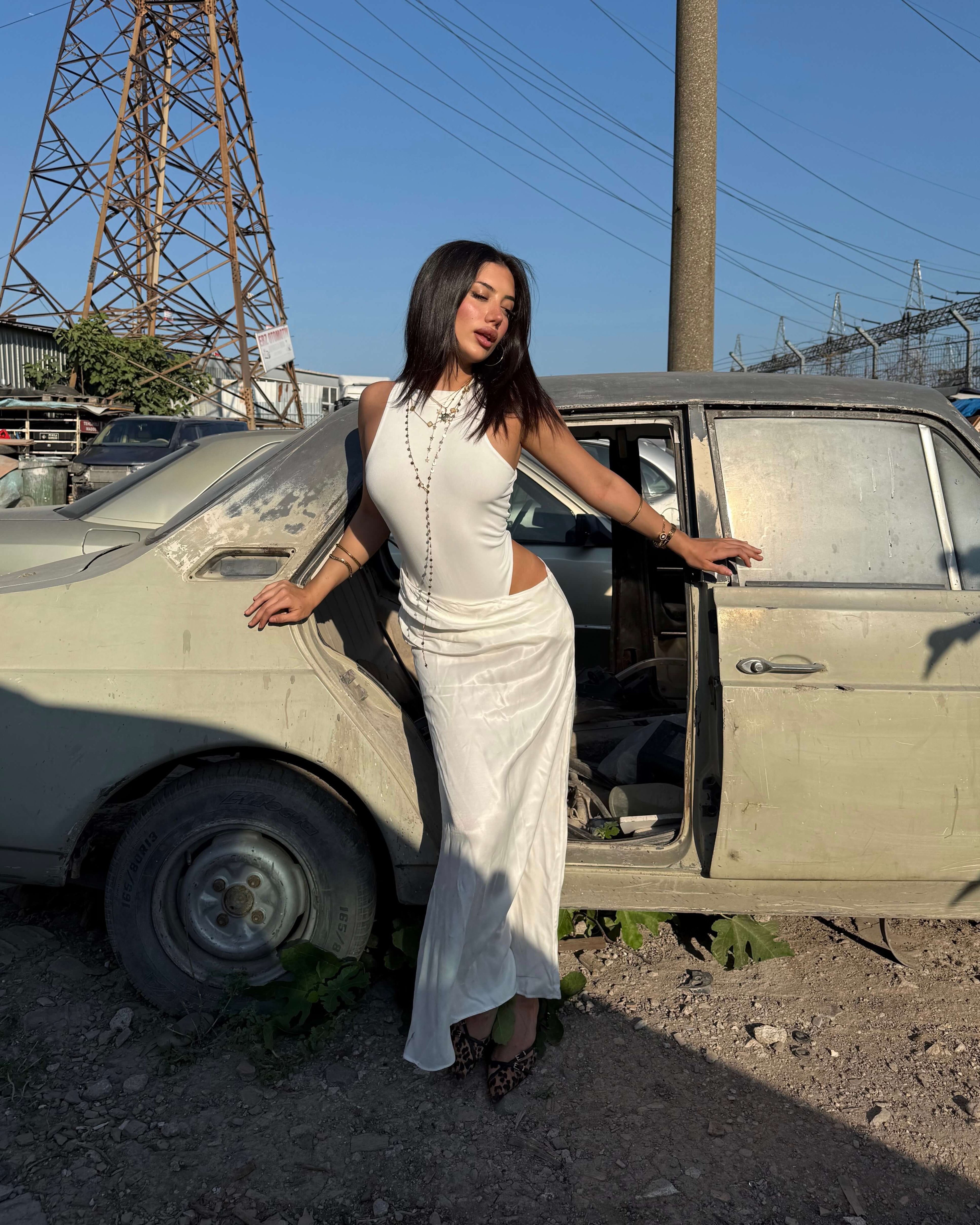 LEBANON WHITE SATEN BODYSUIT DETAY ELBİSE
