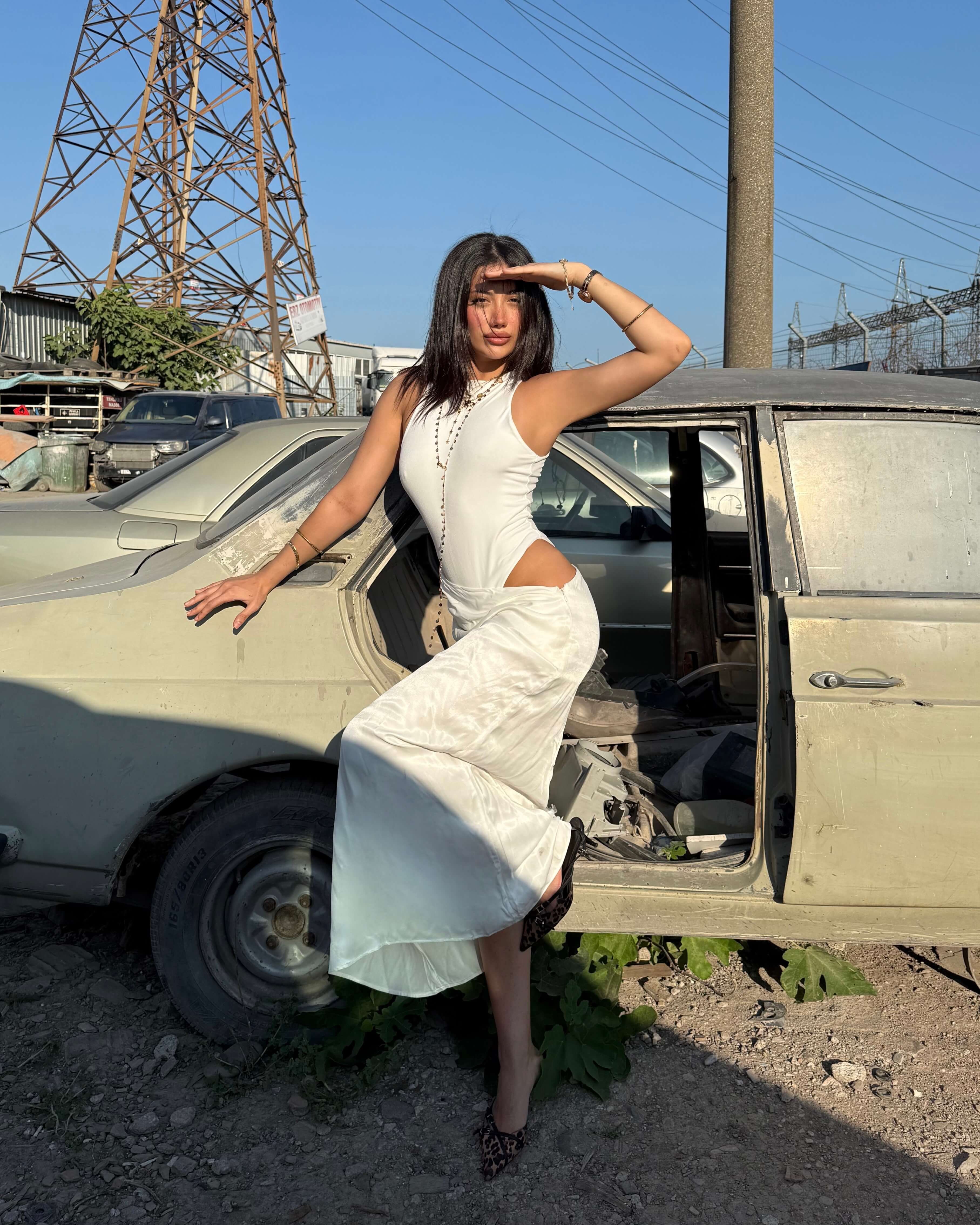 LEBANON WHITE SATEN BODYSUIT DETAY ELBİSE
