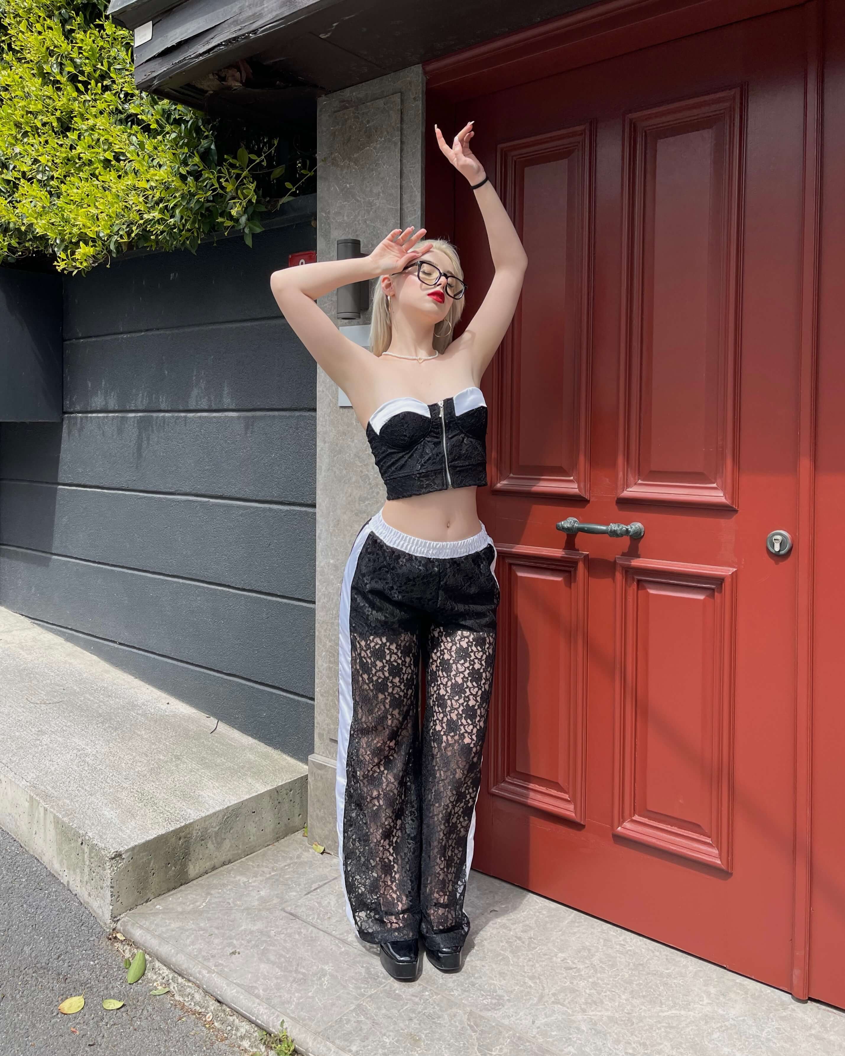 VESTIDO BLACK DANTEL STRAPLEZ CROP PANTOLON TAKIM 