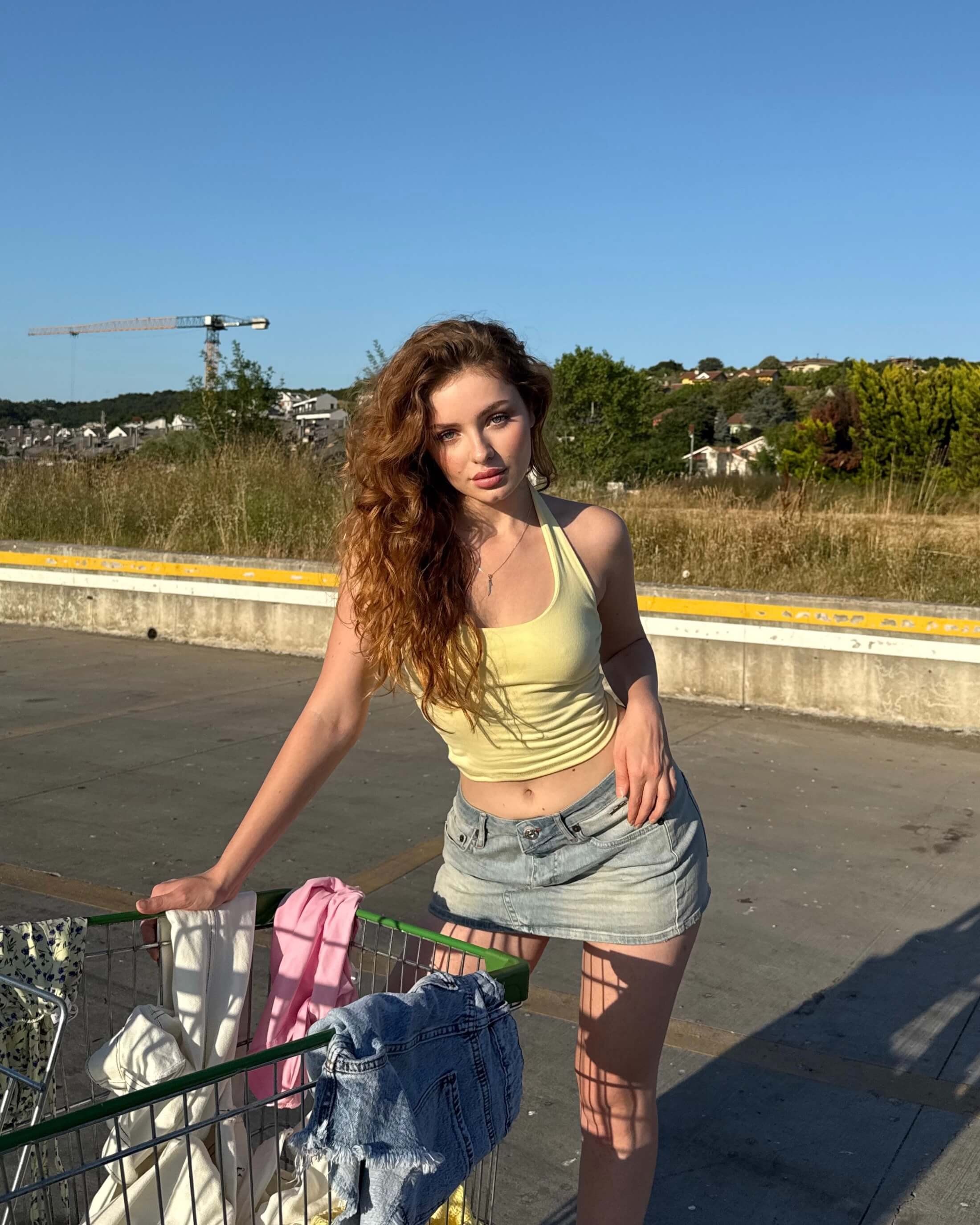 VADEIT POWDER YELLOW BOYUNDAN GEÇİRMELİ CROP