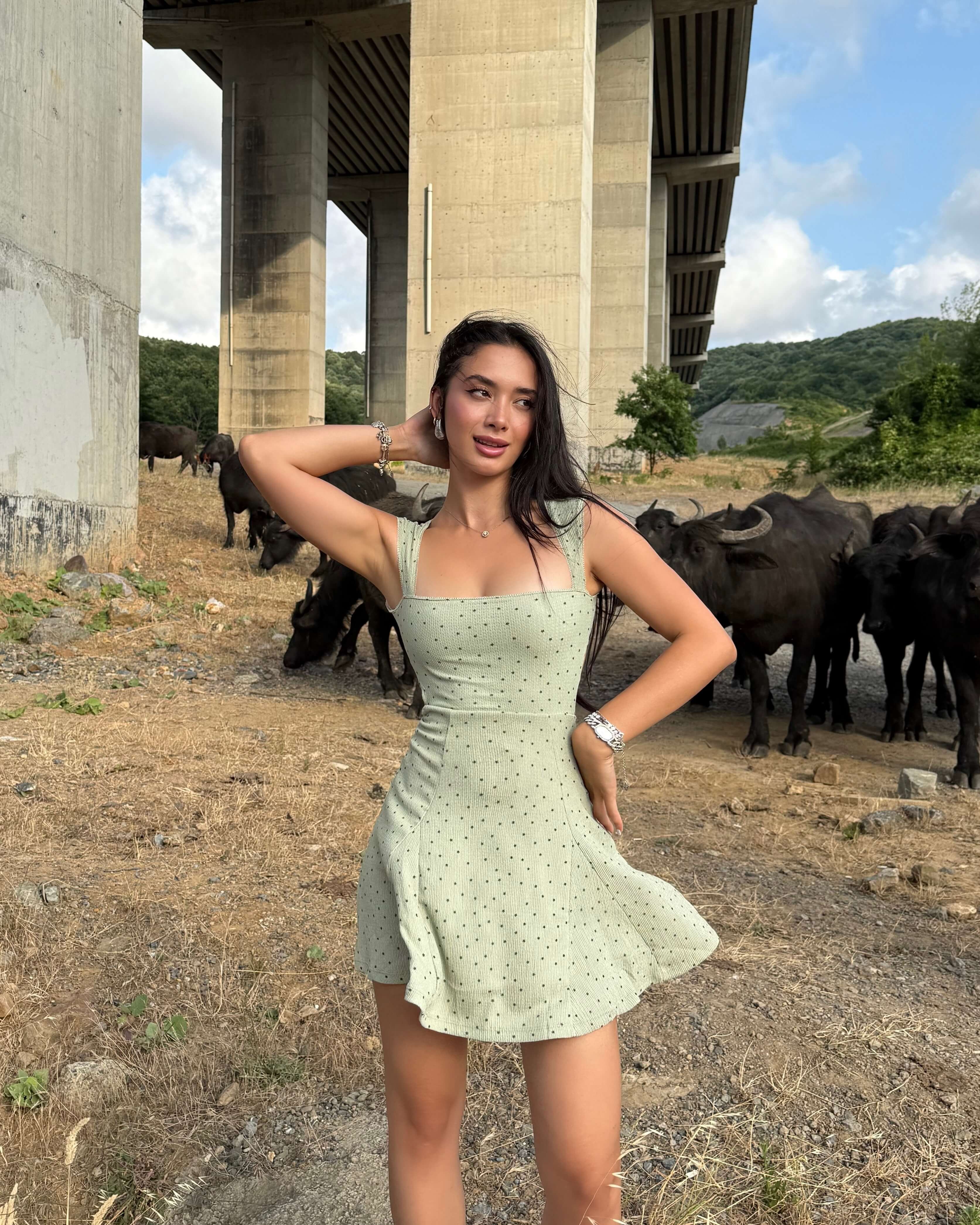RAGGA KHAKI KARE YAKA SIRTI AÇIK ELBİSE