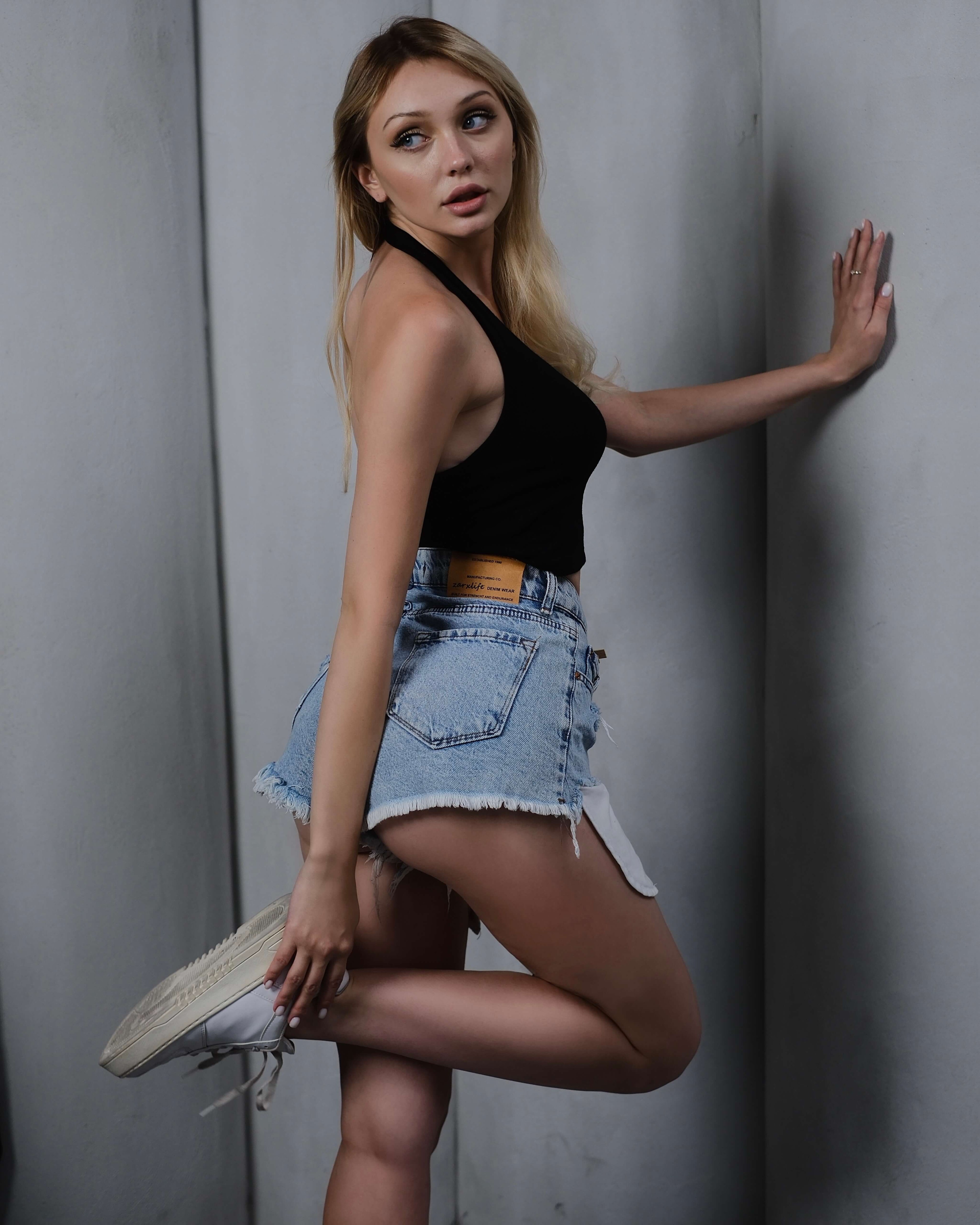 ESTEL BLACK KEMERLİ CROP 