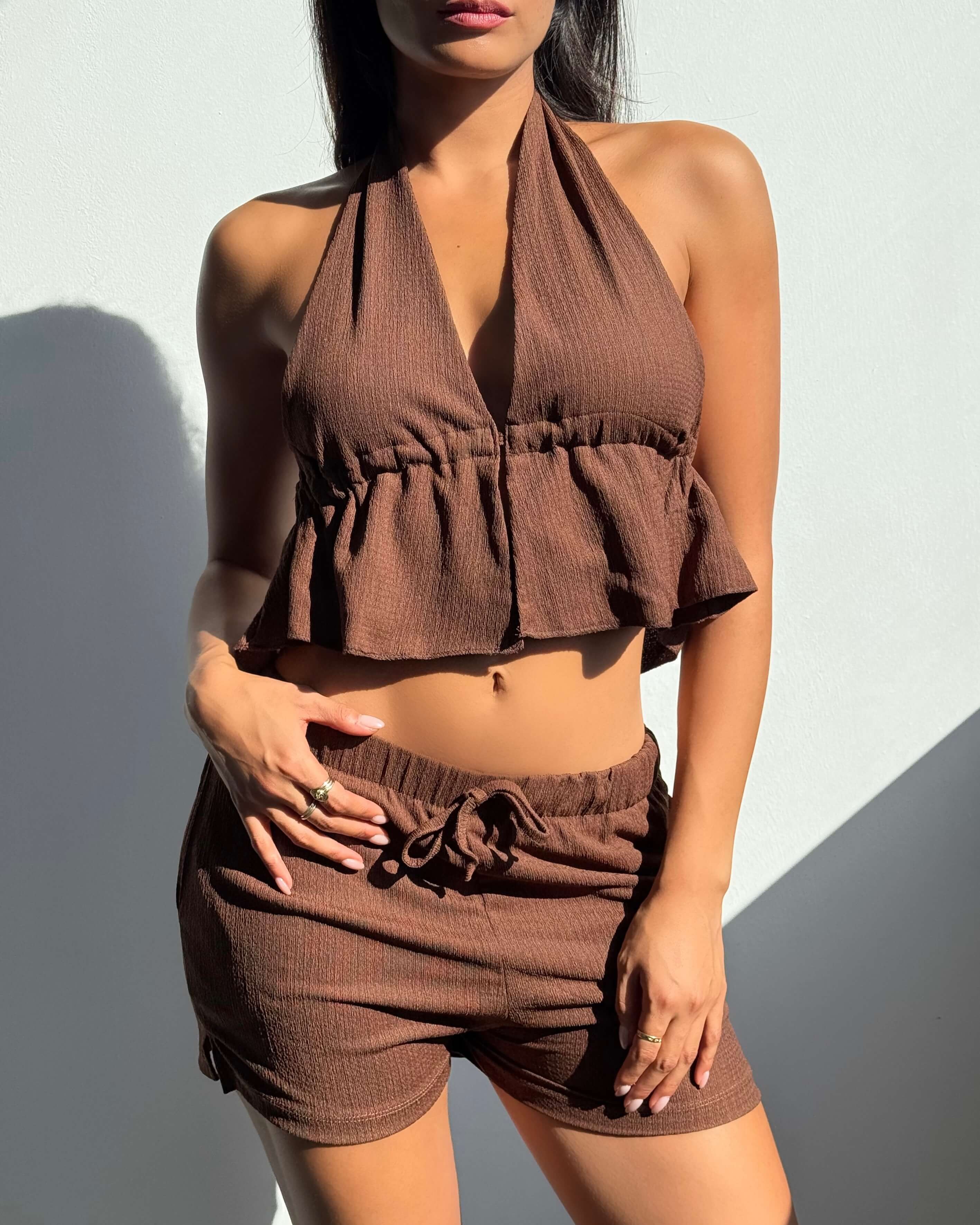 MEWHEN BROWN BOYUNDAN GEÇİRMELİ CROP ŞORT TAKIM
