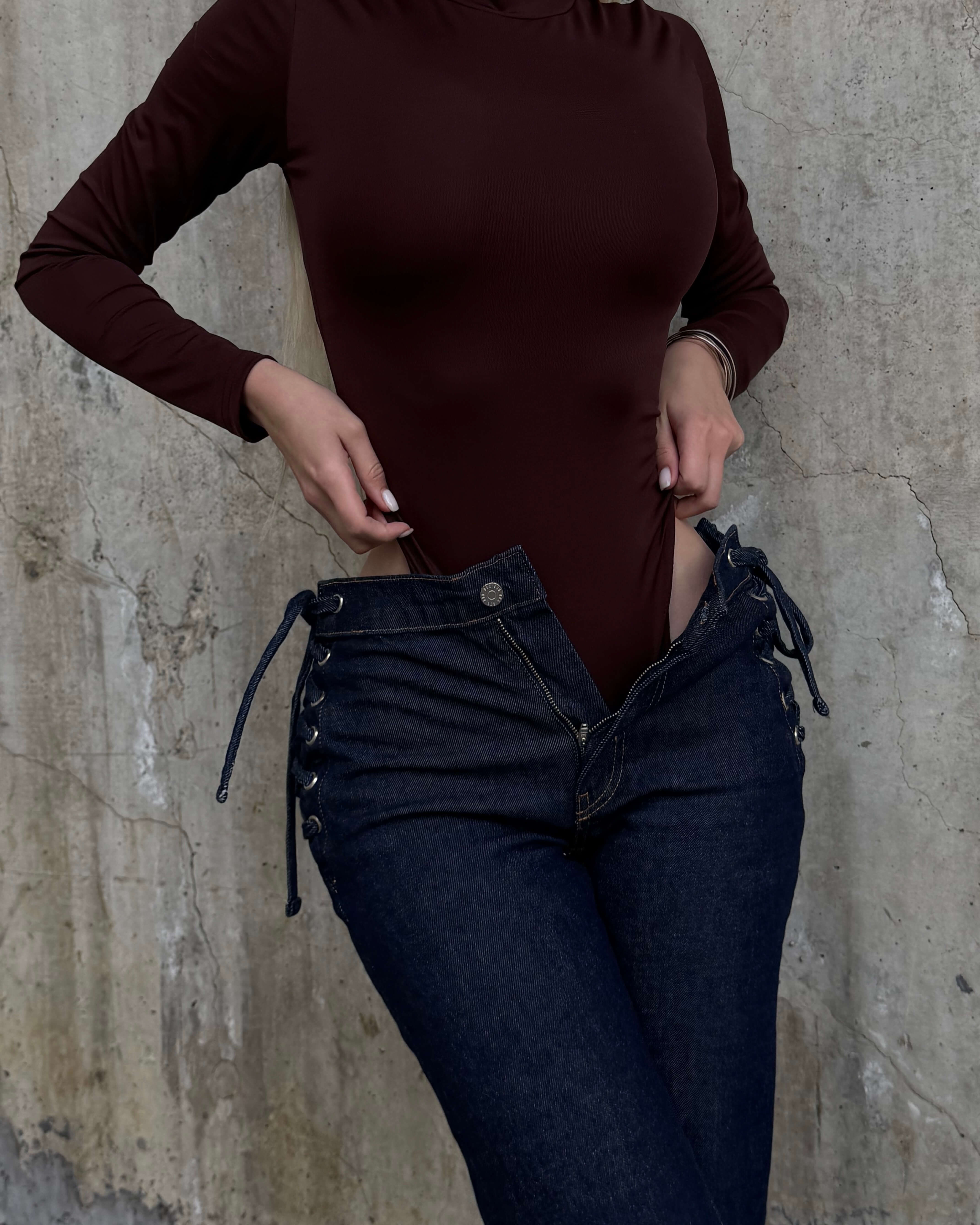 VİCKİ DARK BLUE BAĞCIK DETAYLI JEAN 