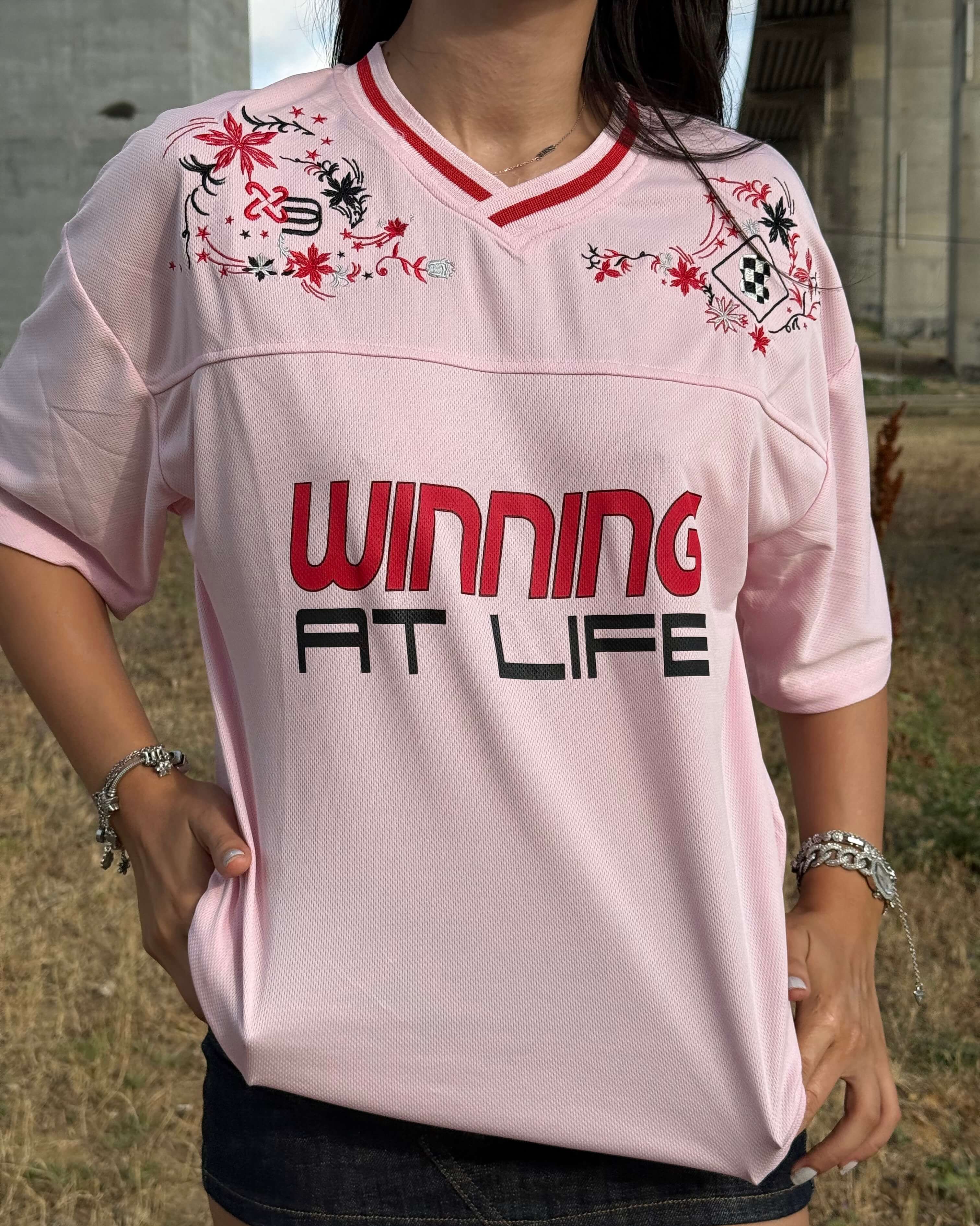 AZKA PINK NAKIŞ DETAY V YAKA T-SHIRT