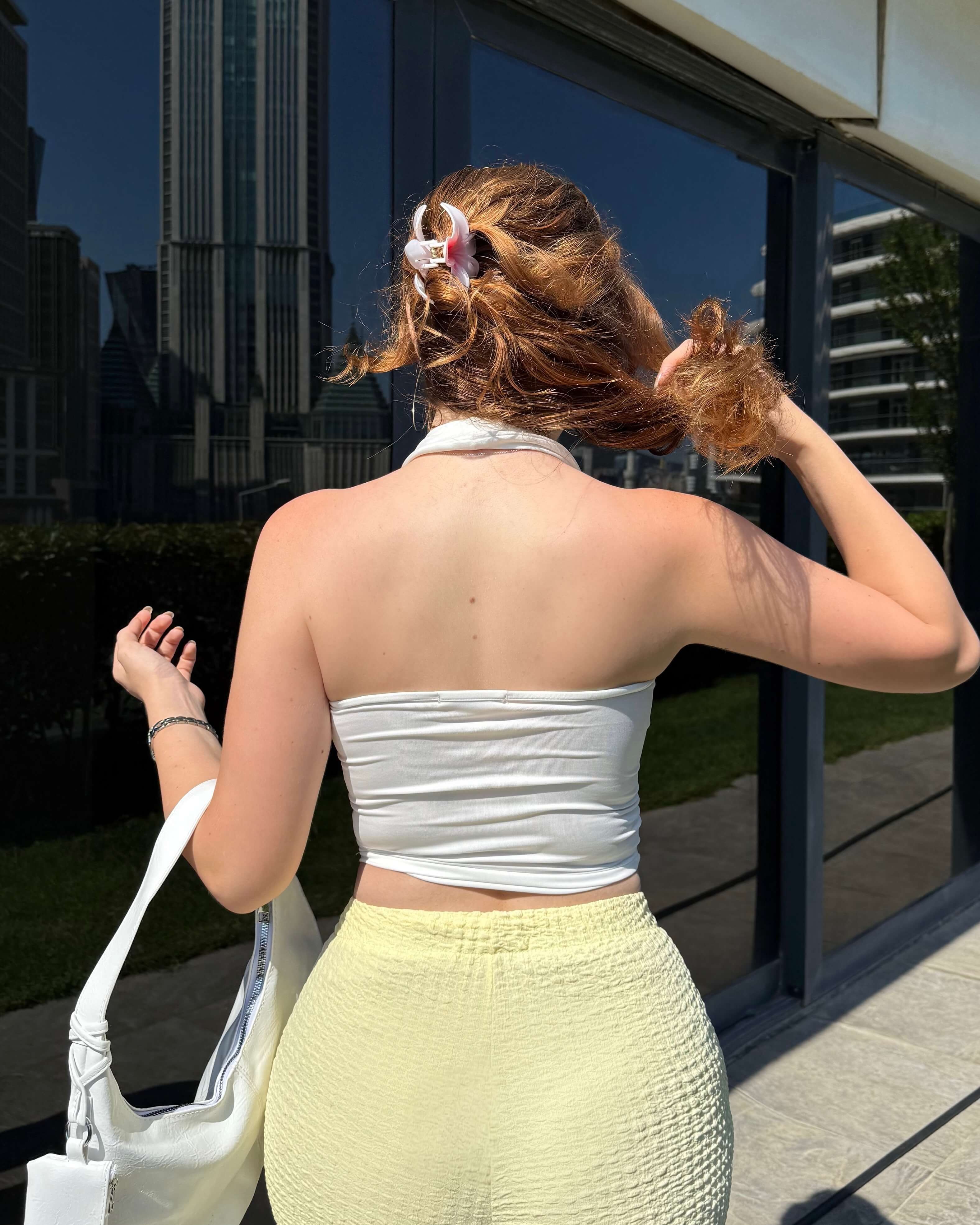 VADEIT WHITE BOYUNDAN GEÇİRMELİ CROP
