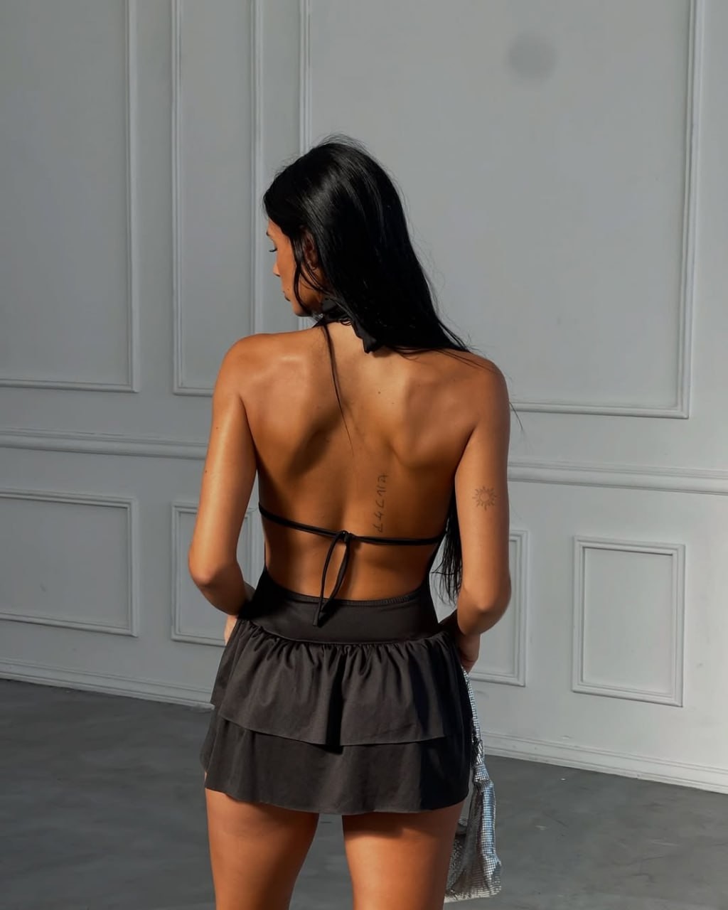 SRUH BLACK BOYUNDAN BAĞLAMALI FIRFIRLI ELBİSE
