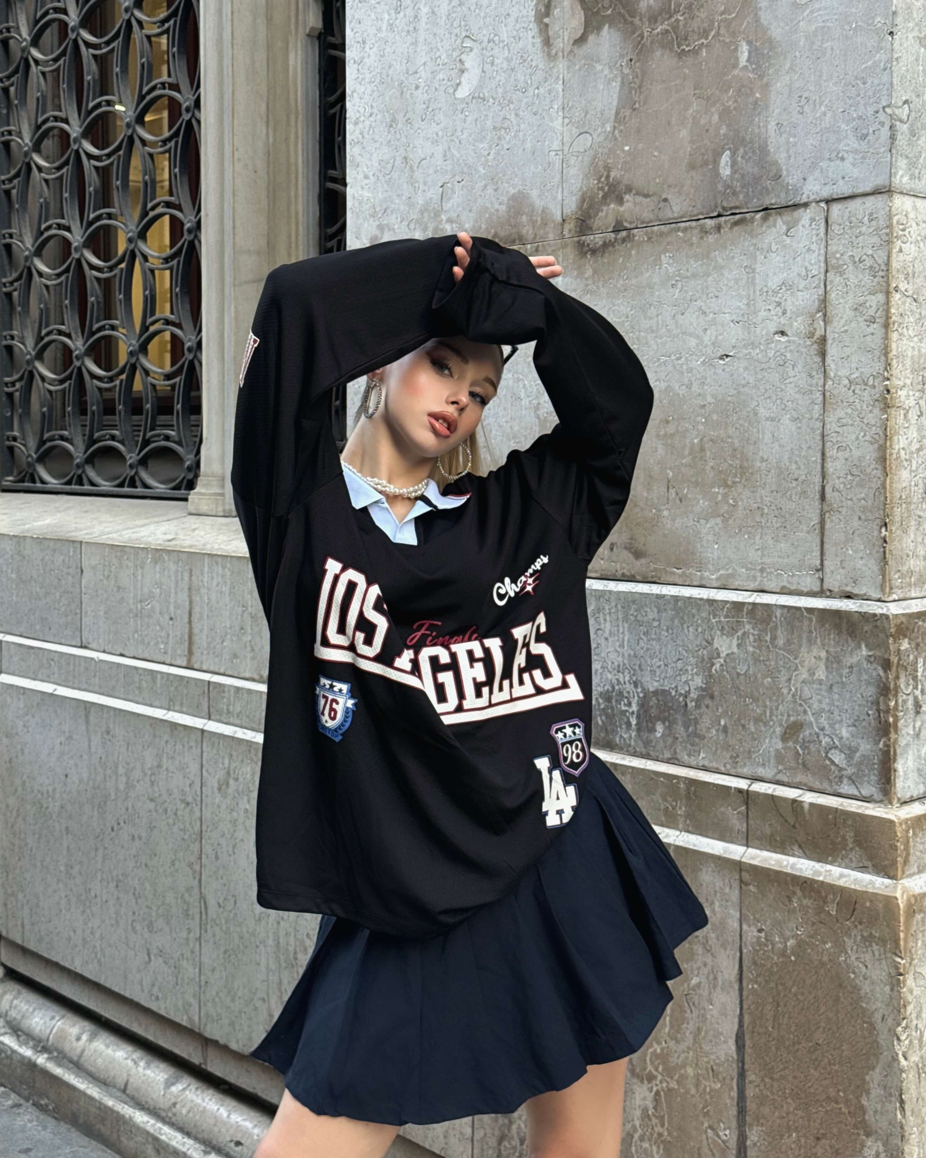 LOS ANGELES BLACK YAKA DETAY SWEATSHİRT 