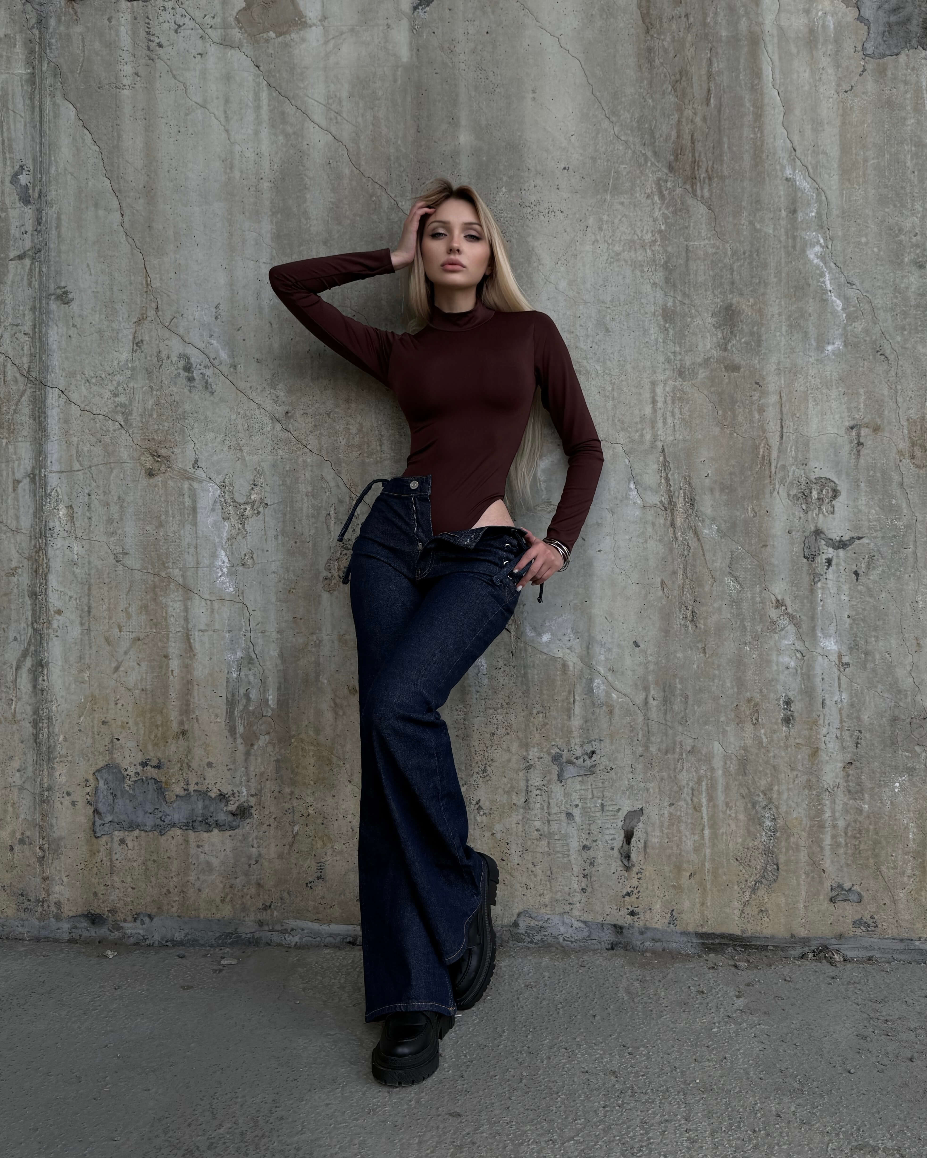 VİCKİ DARK BLUE BAĞCIK DETAYLI JEAN 