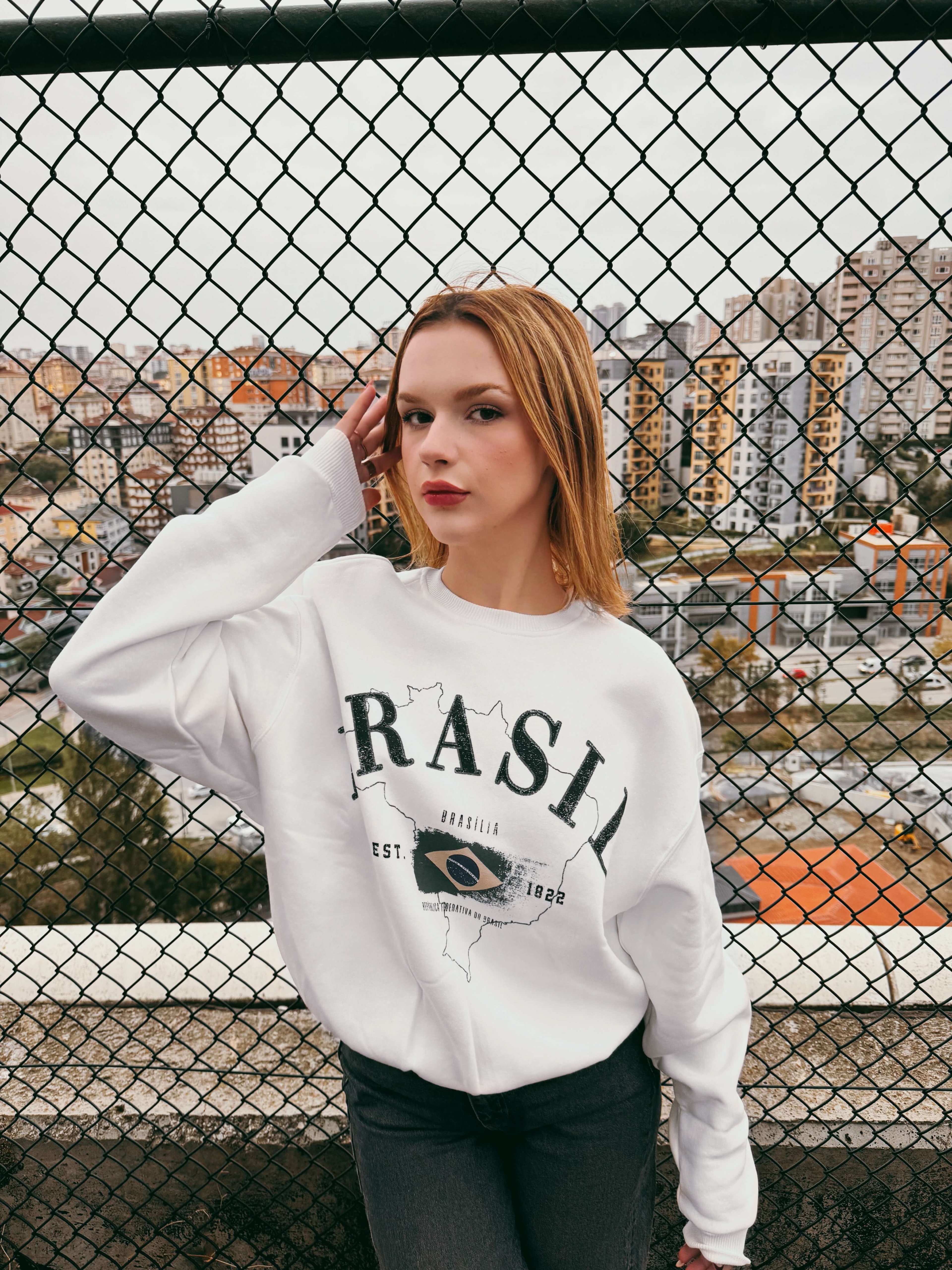 BRASILIA WHITE SWEATSHIRT