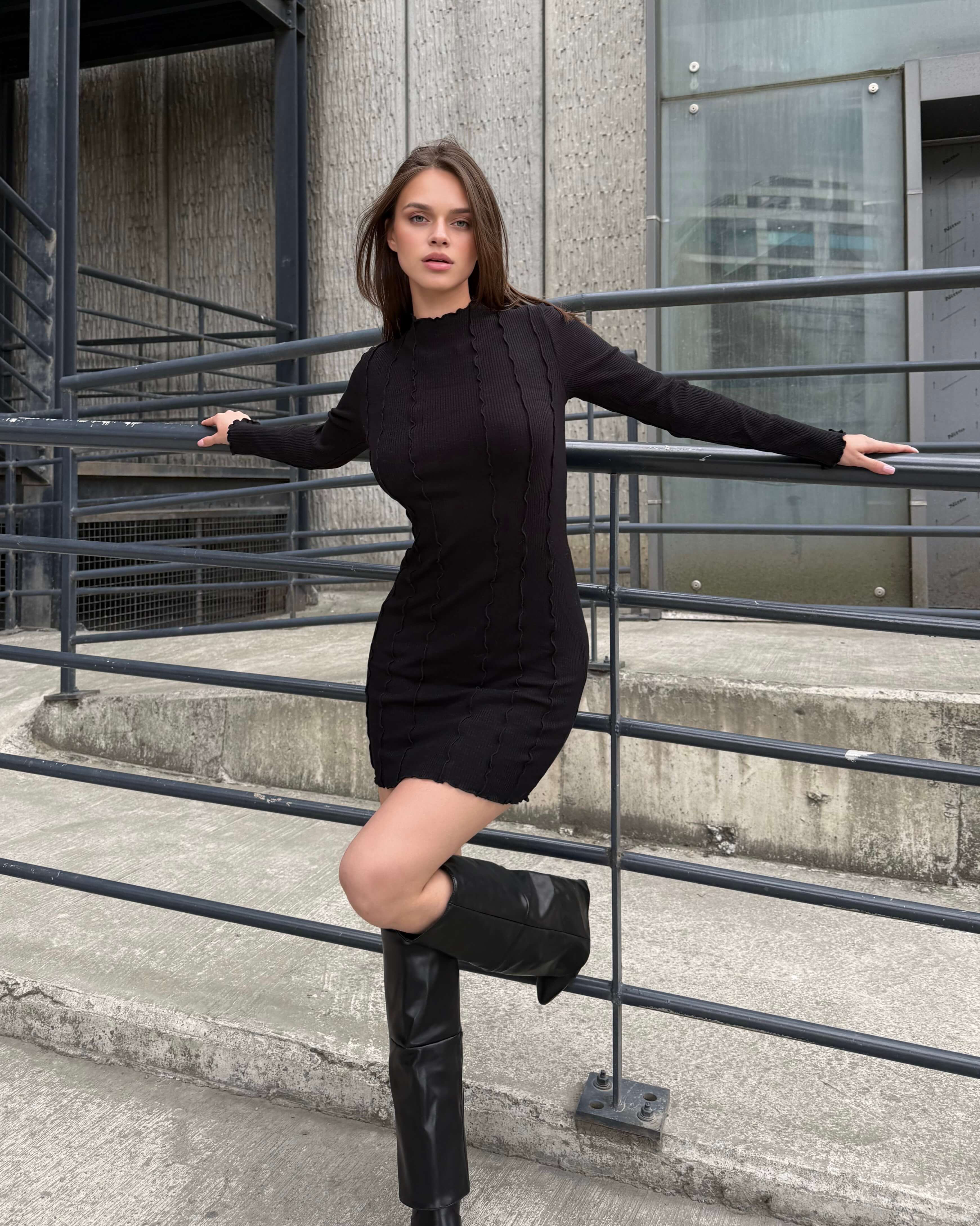 NANCY BLACK DİKİŞ DETAYLI TRİKO ELBİSE 